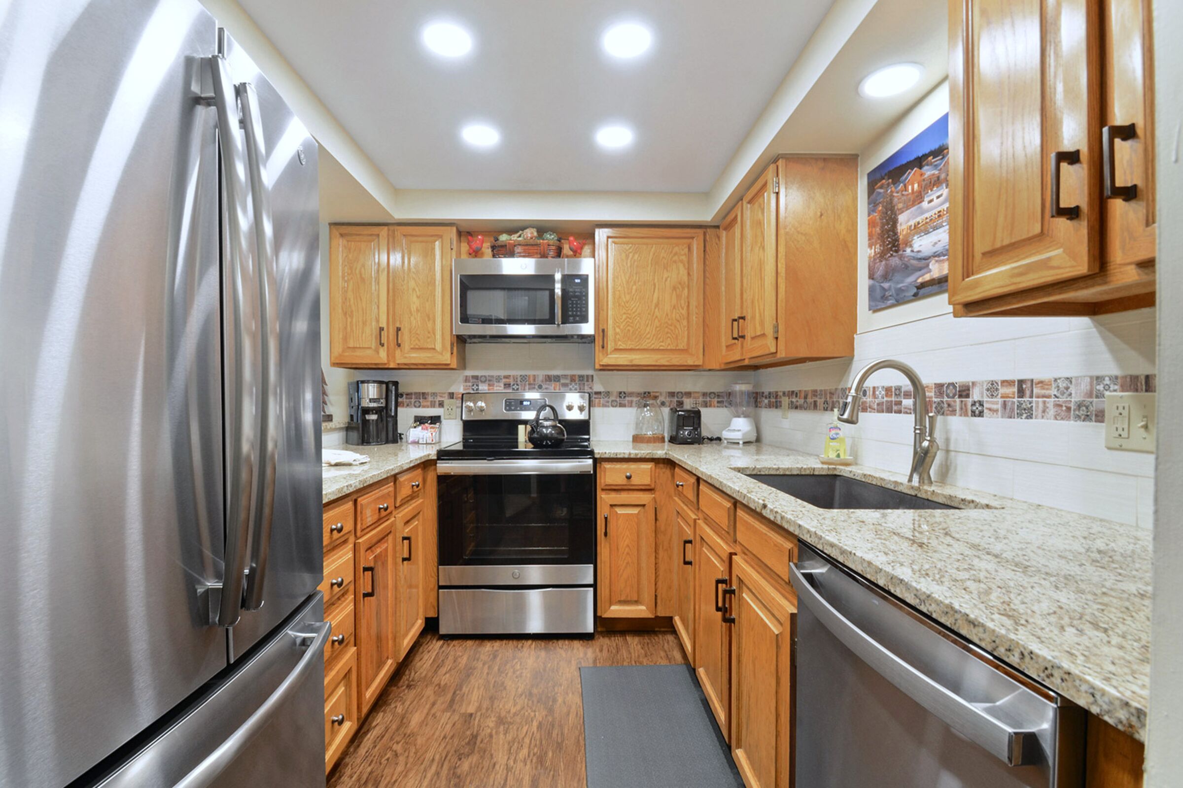 #106/106A - Kitchen