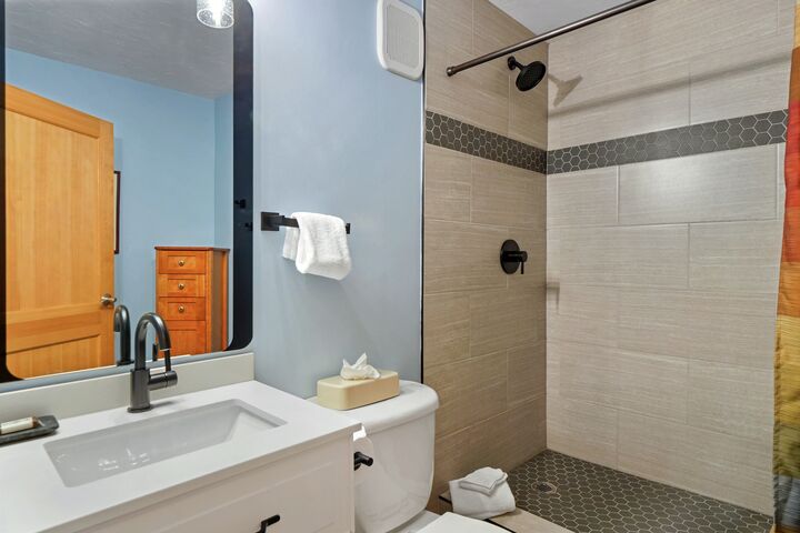 #302 - Master Ensuite Bathroom