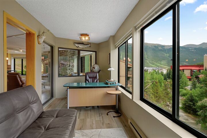 #302 - Glass Enclosed Balcony