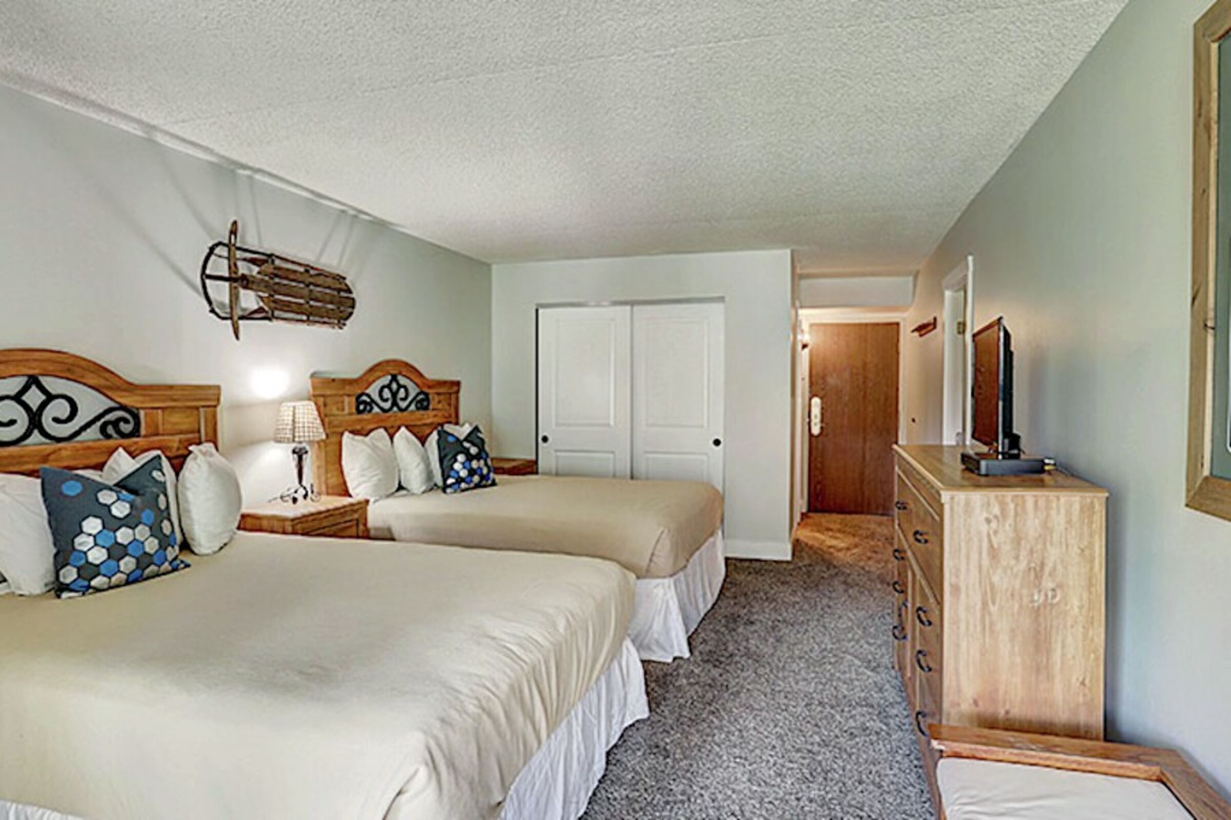 #208A - Bedroom