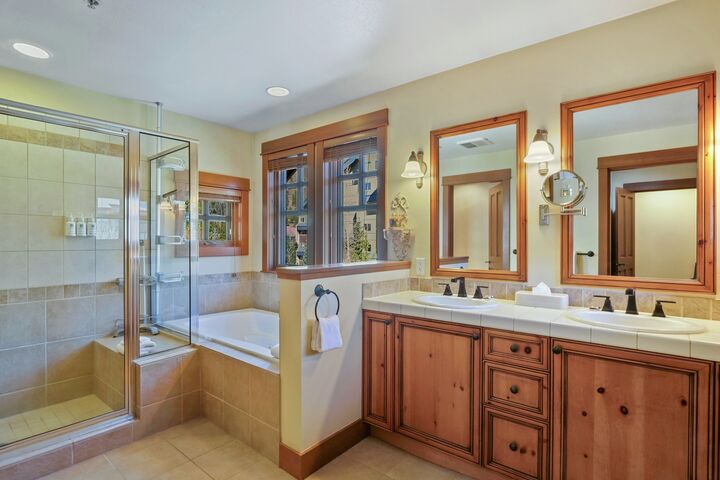 #124A - Master Ensuite Bathroom