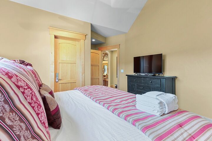 5 Bdrm 5.5 Bath HT - Bedroom