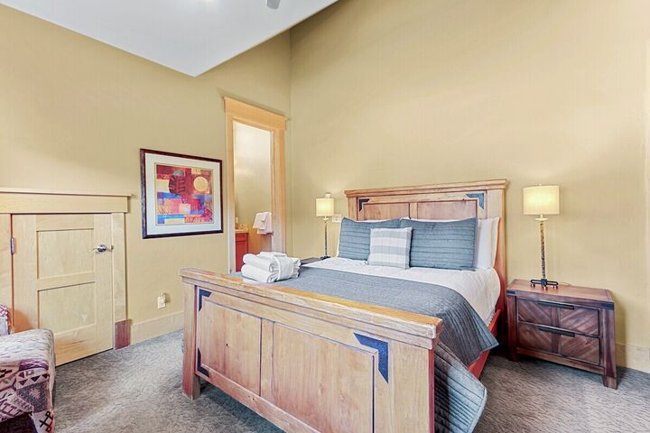 5 Bdrm 5.5 Bath HT - Bedroom