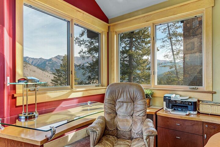 5 Bdrm 5.5 Bath HT - Loft Office