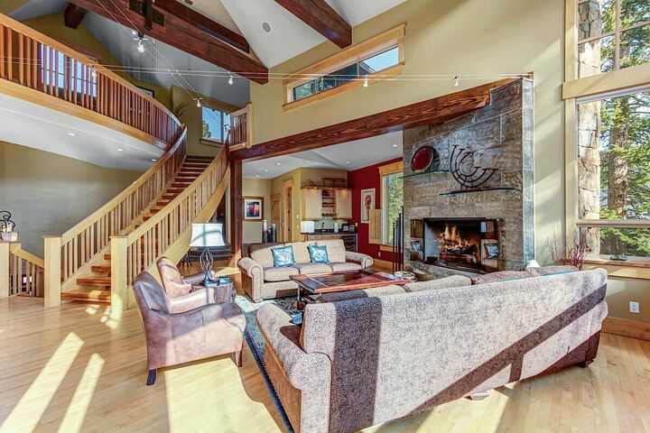 5 Bdrm 5.5 Bath HT - Living Area