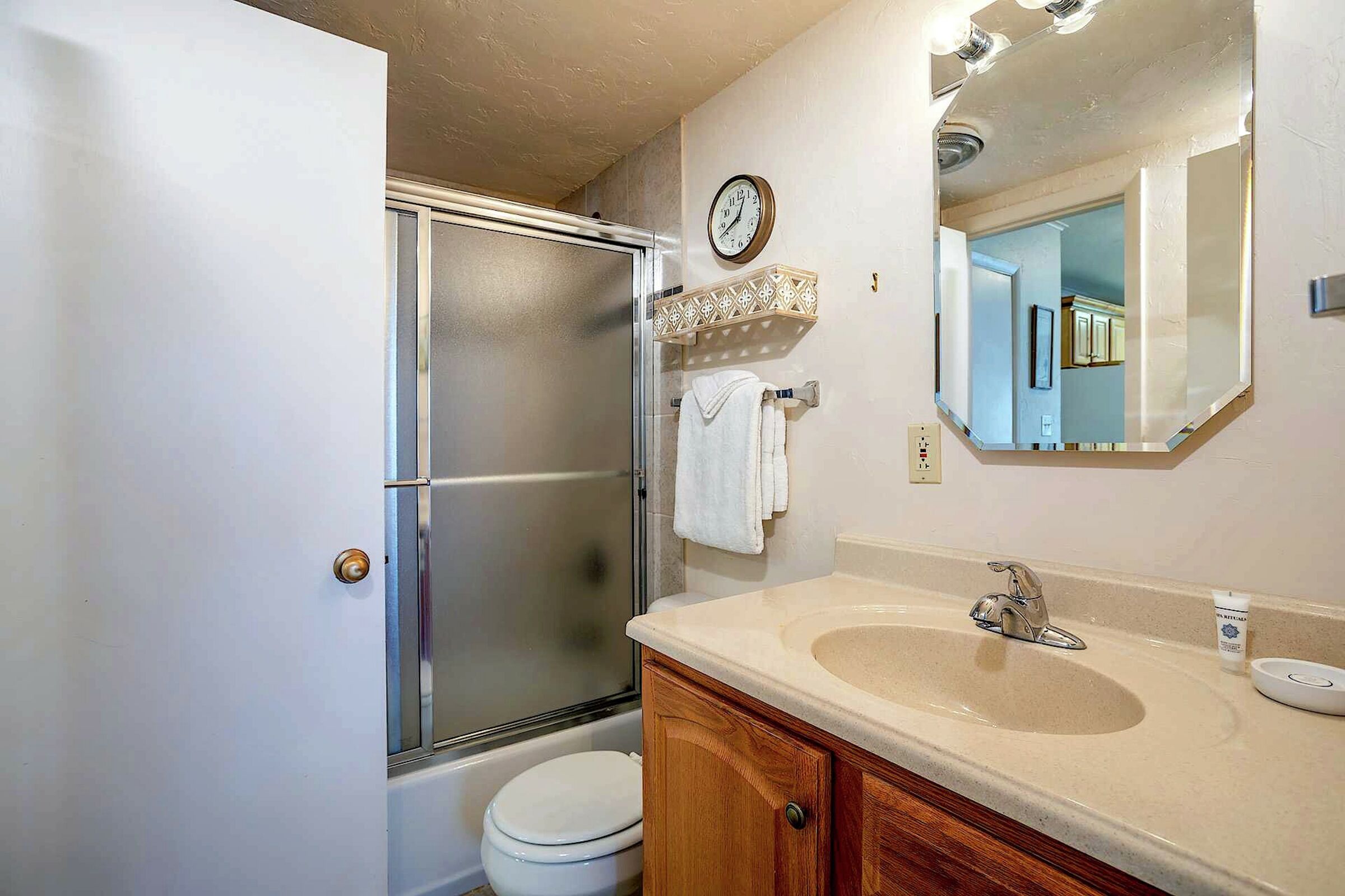 #400 - Master Ensuite Bathroom