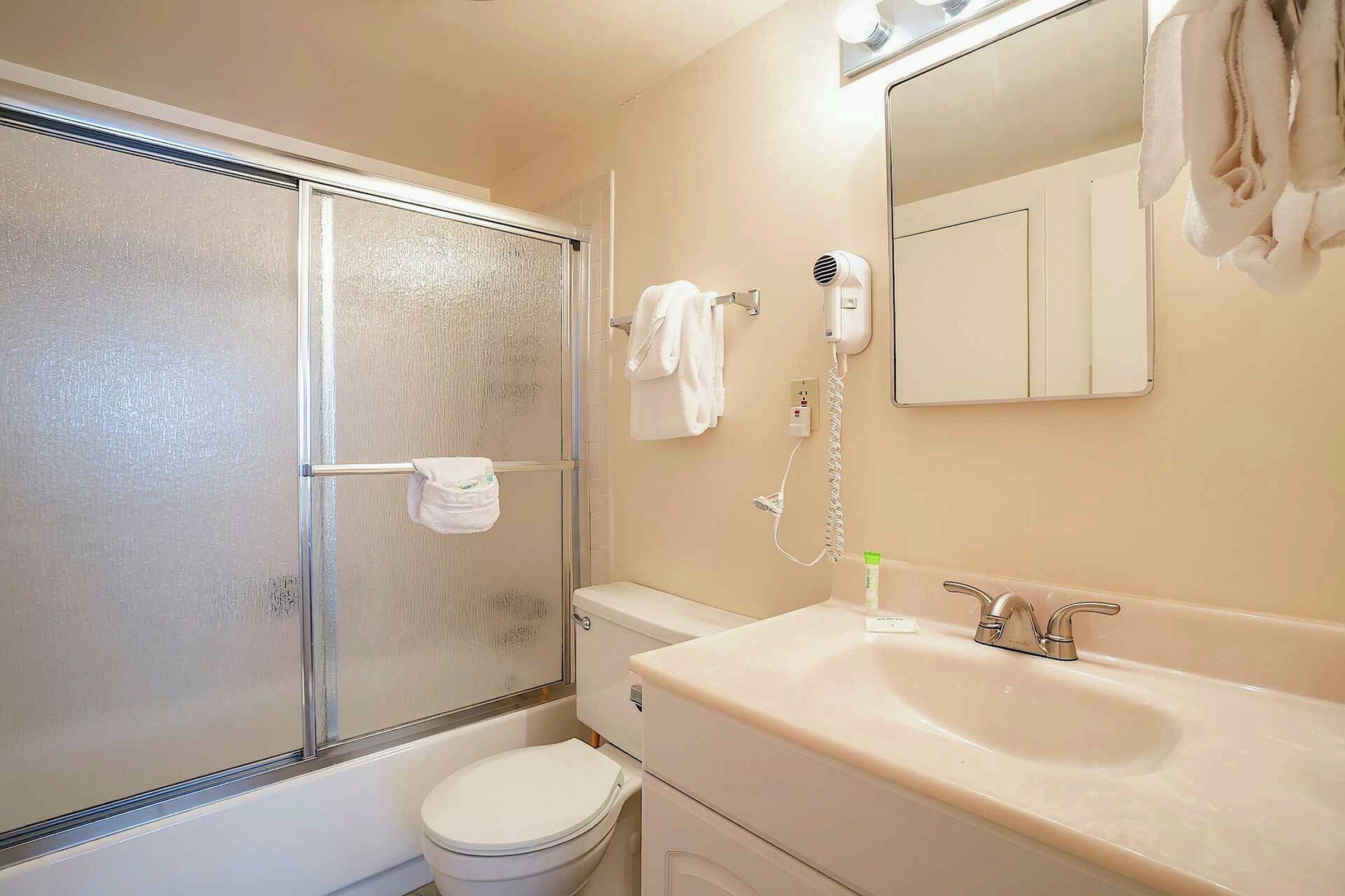 #300 - Master Ensuite Bathroom