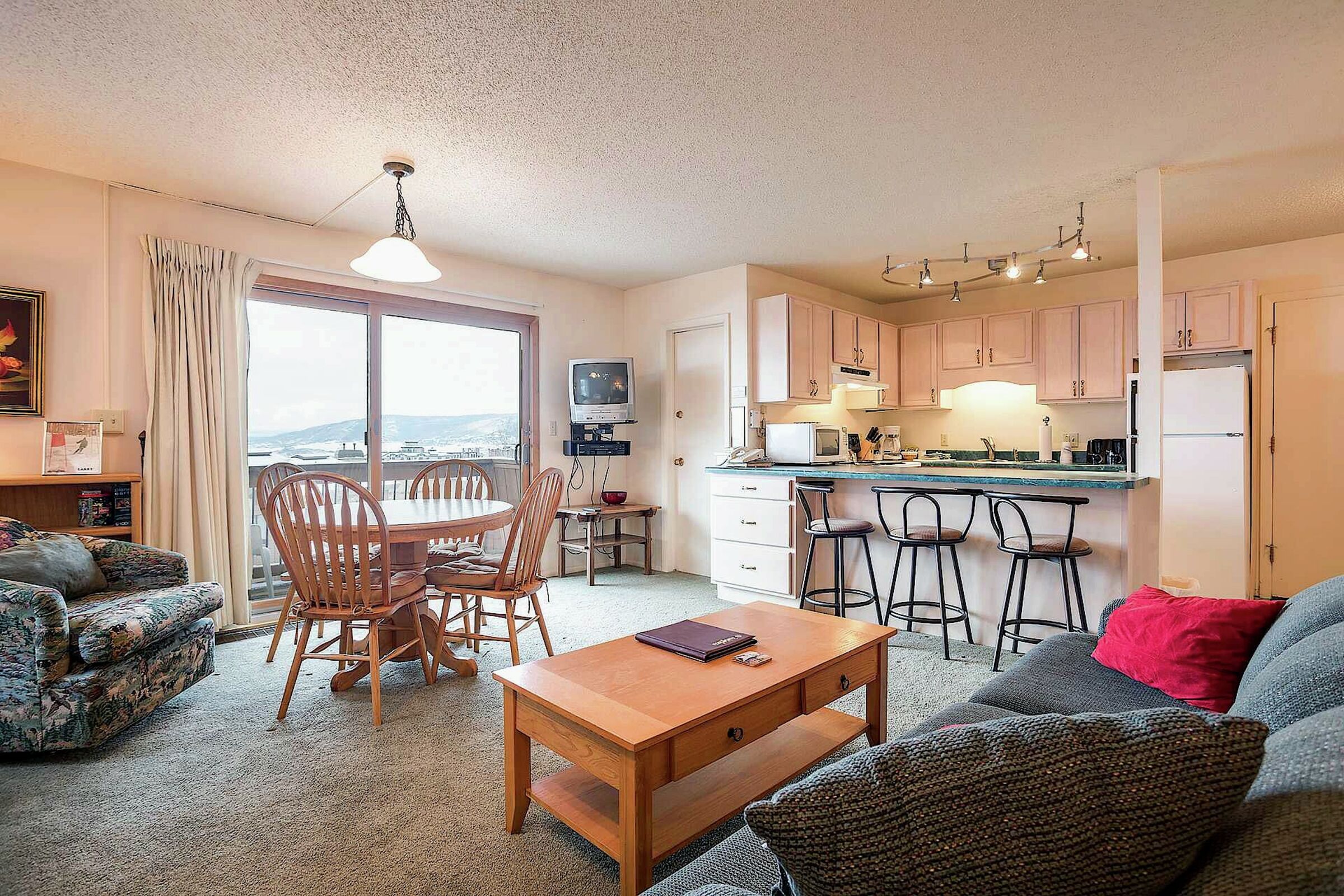#300 - Living Area