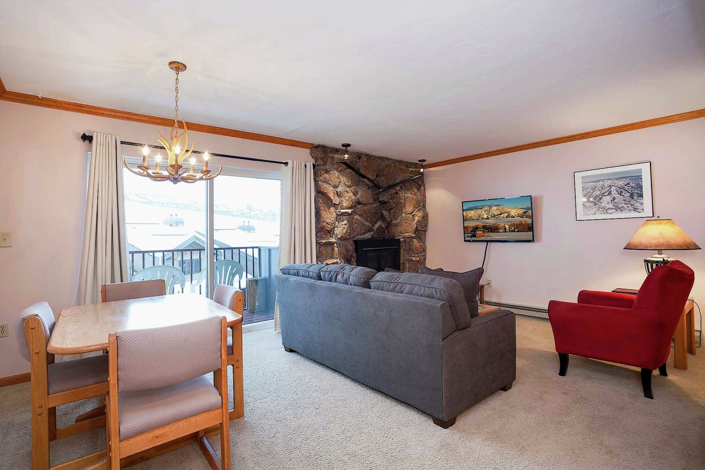 #436 - Living Room & Dining Room