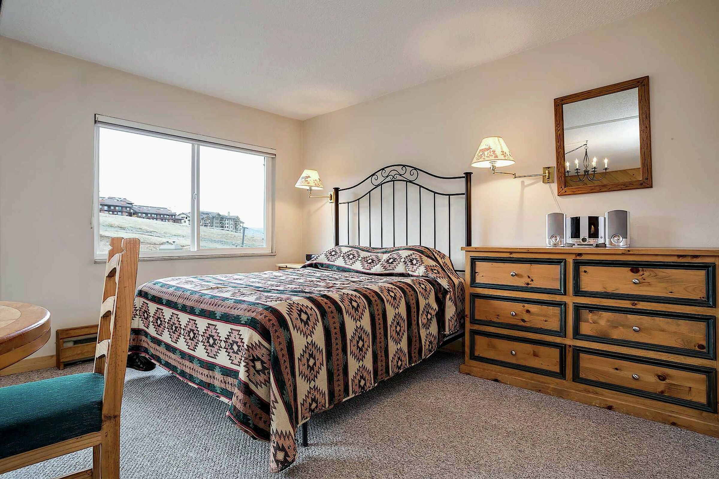 #447 - Studio Bedroom