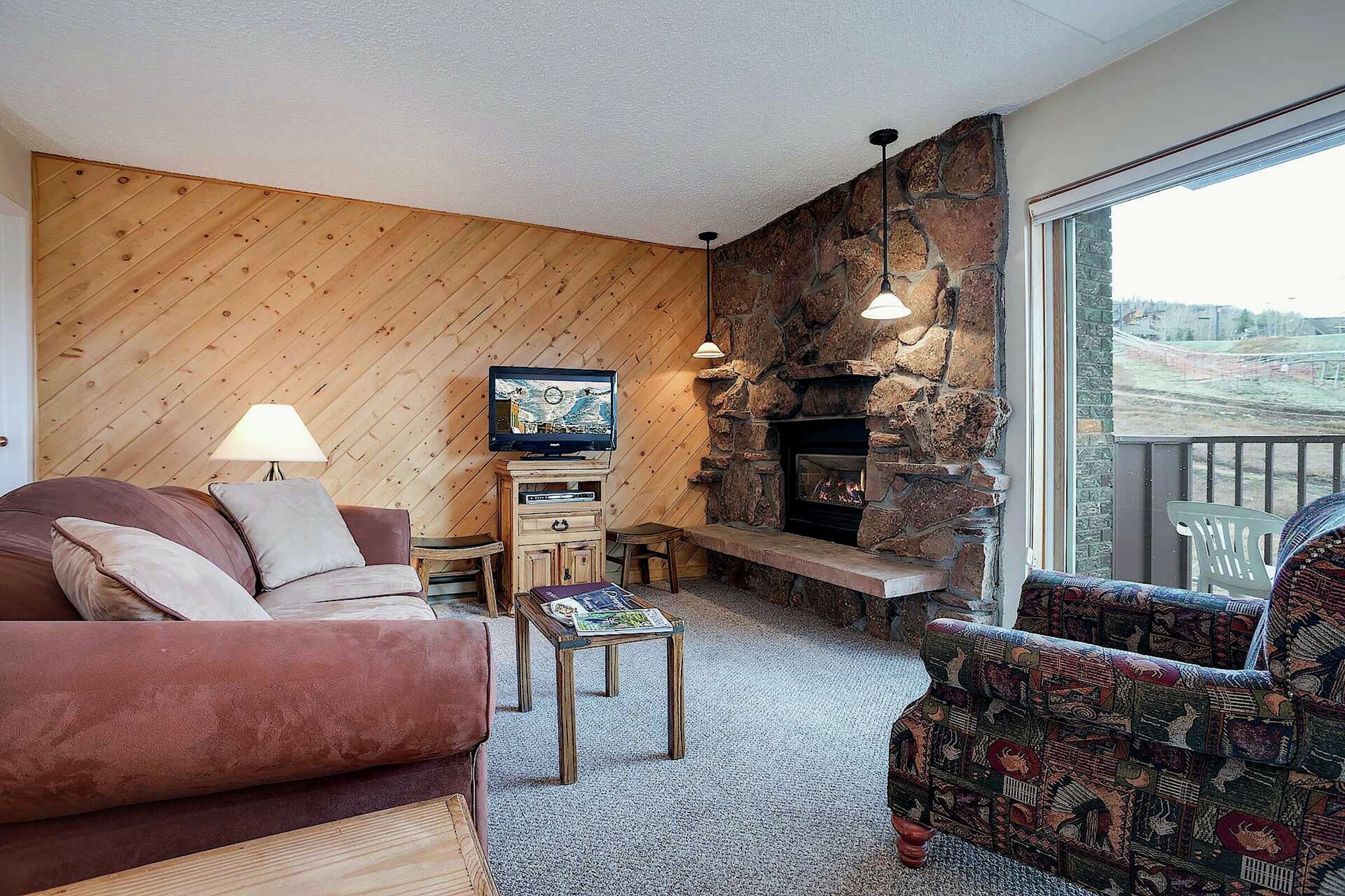 #447 - Studio Living Room