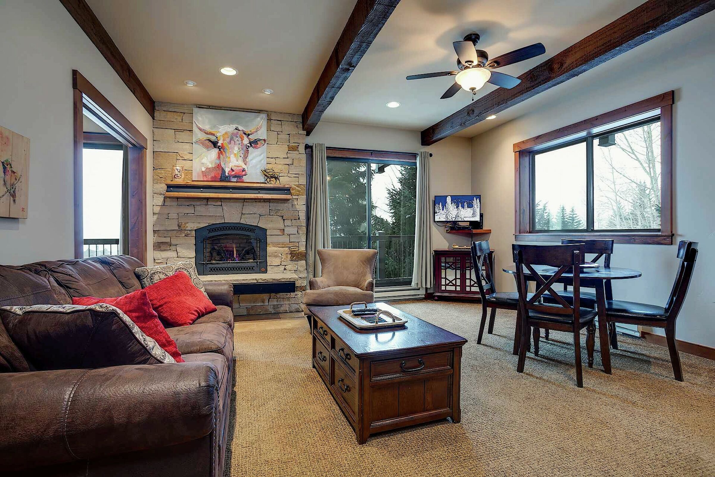 Living Area & Dining Area