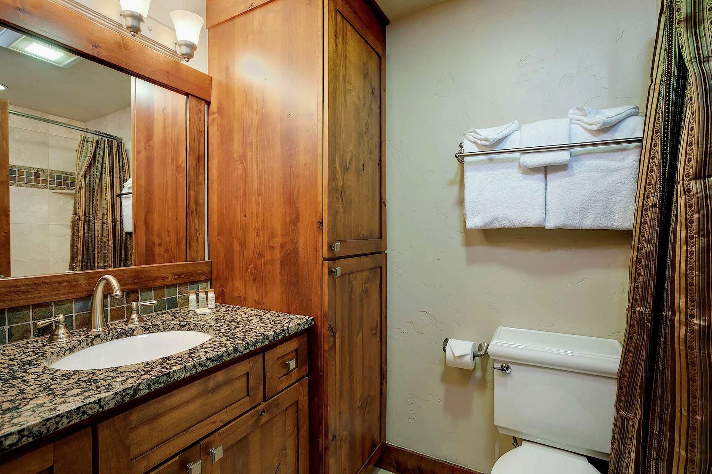 #B220 - Bathroom