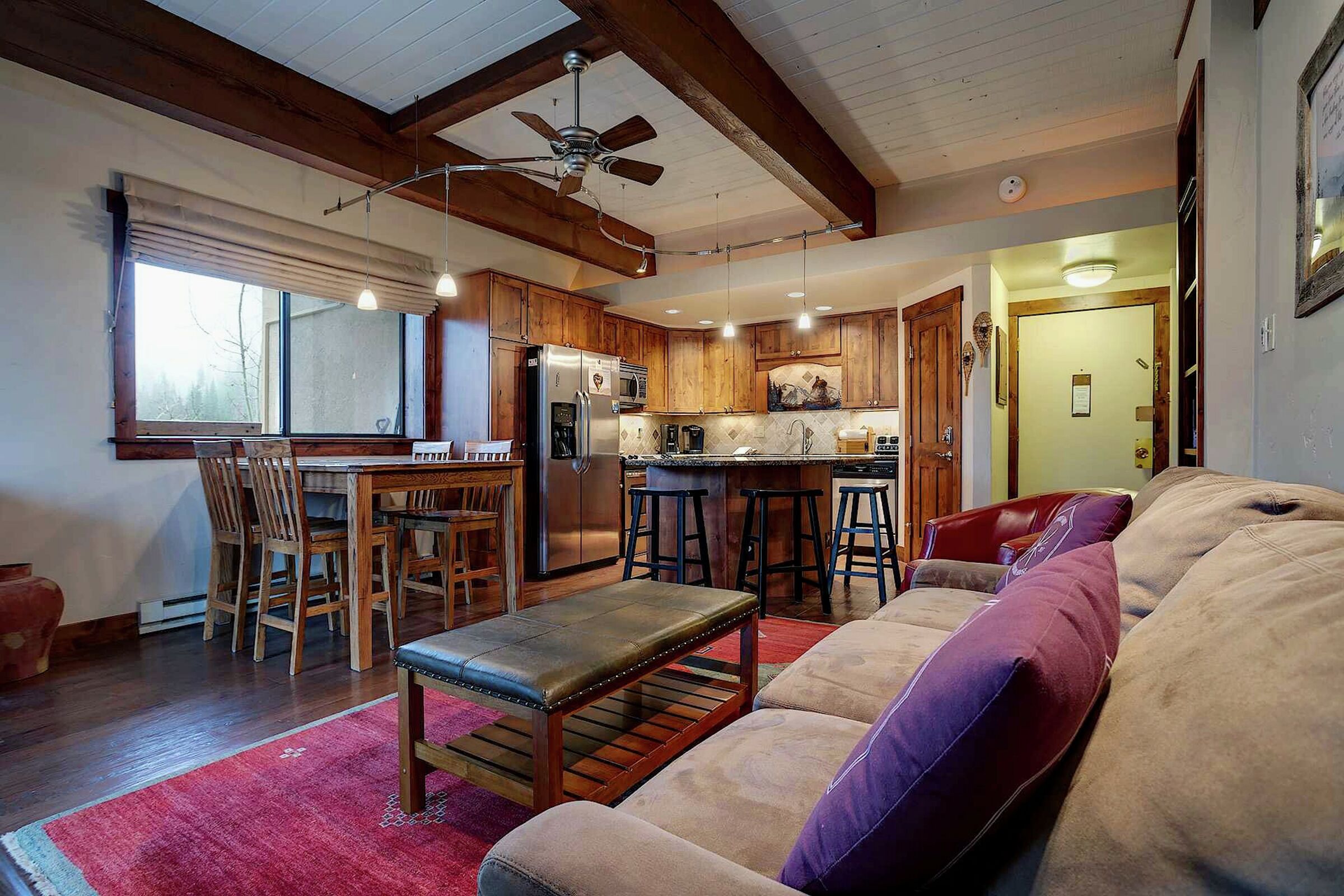 #B220 - Living Area