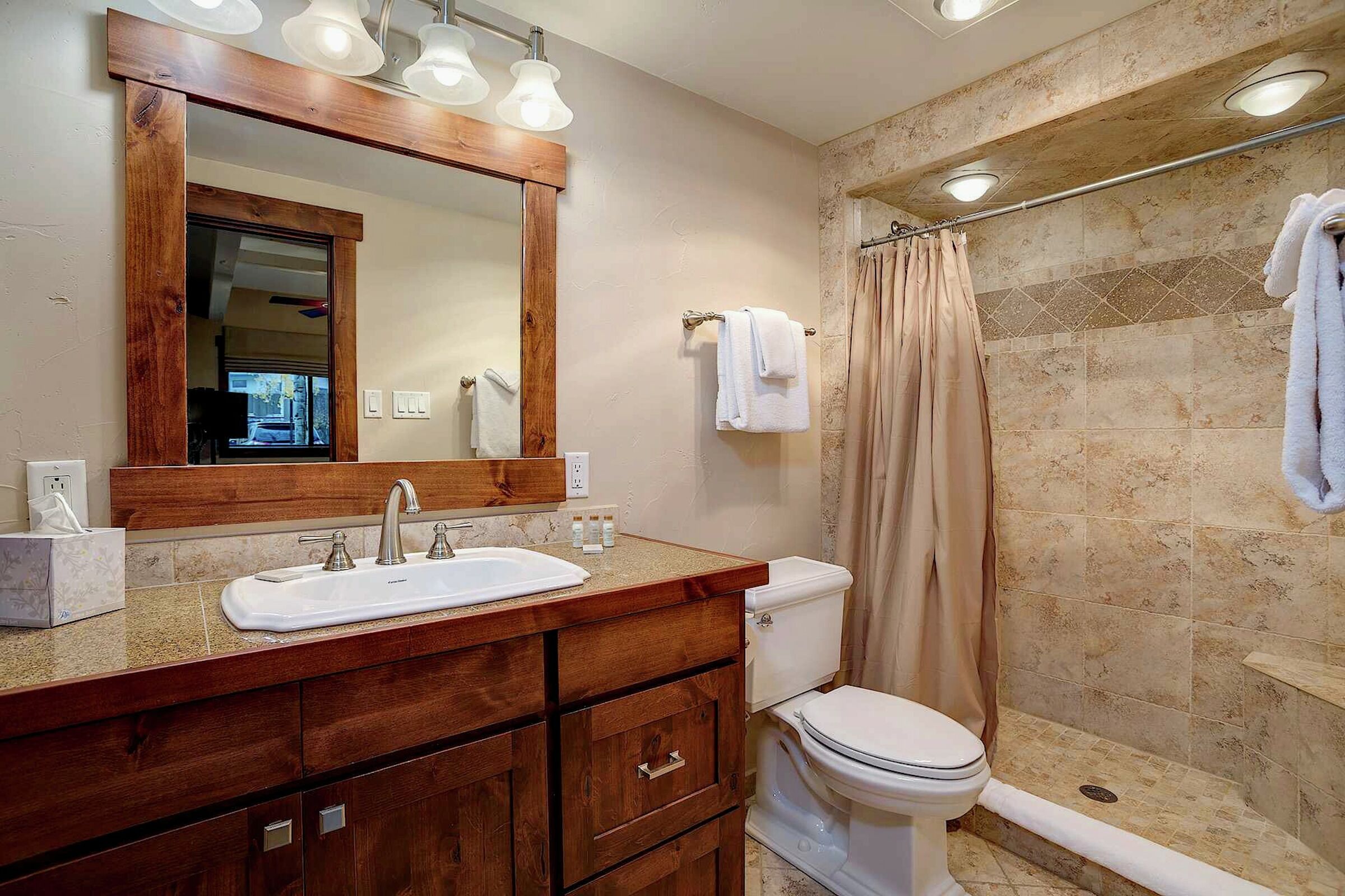 #B220 - Master Ensuite Bathroom