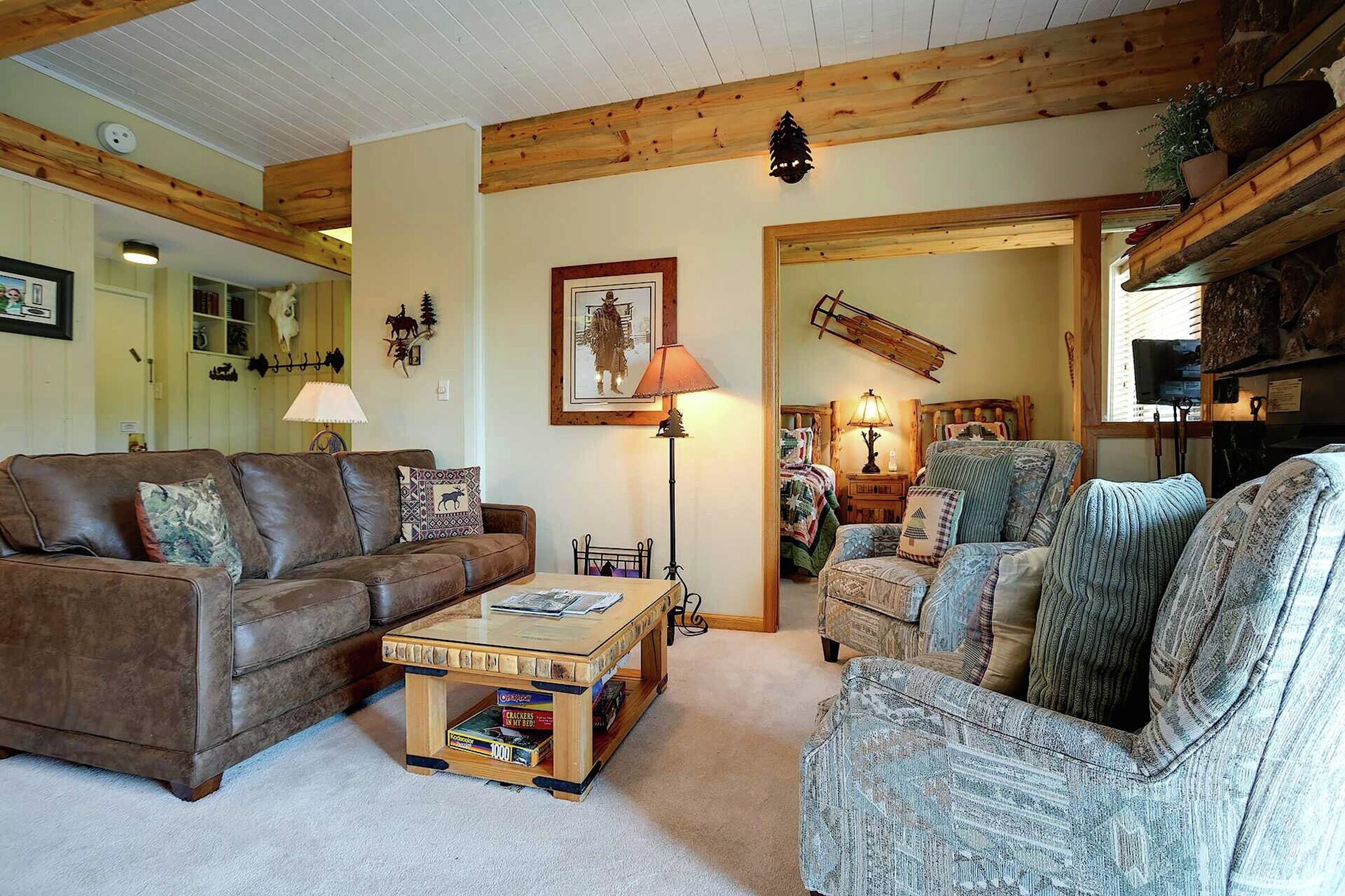 #B317 - Living Area