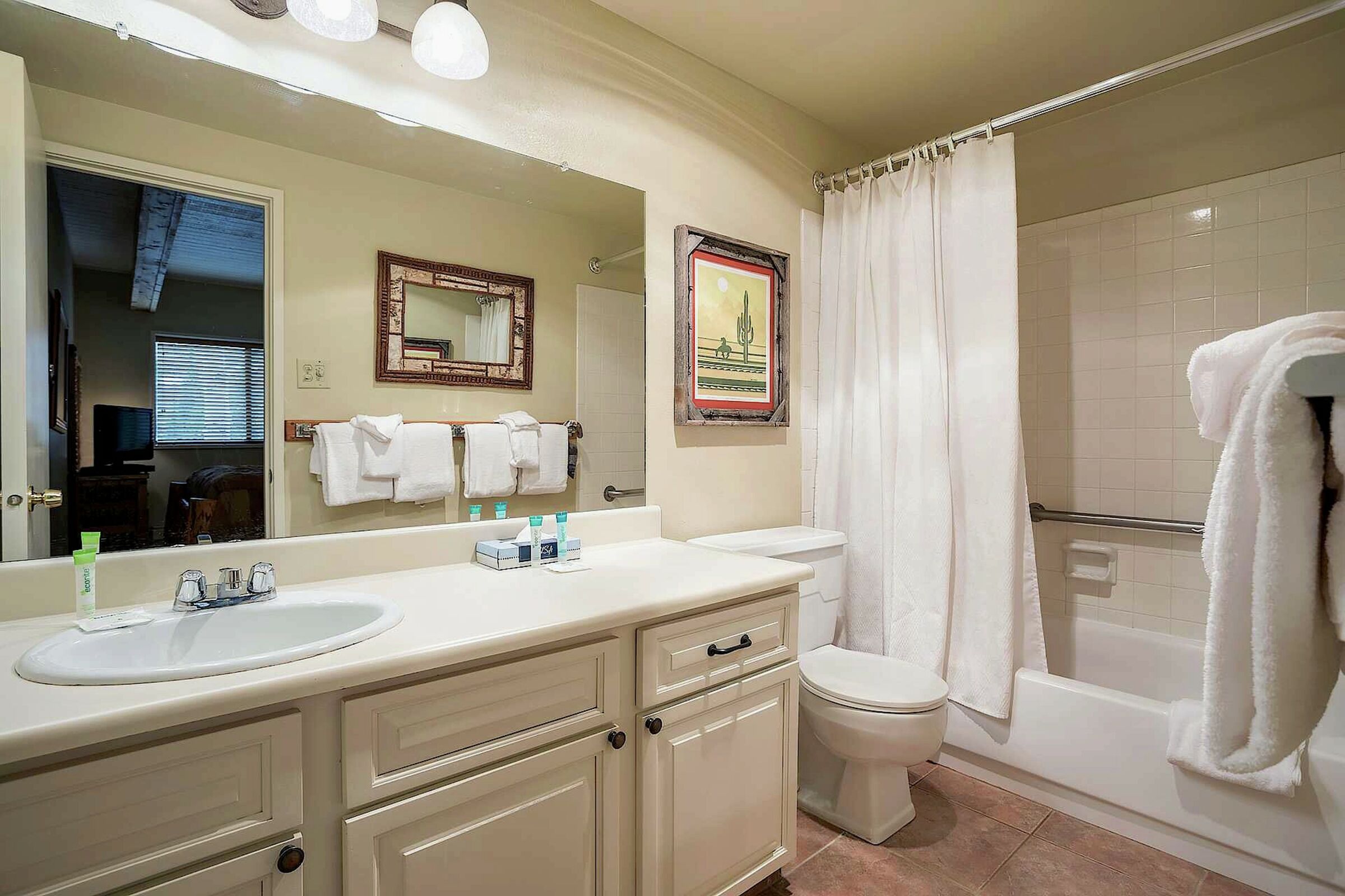 #B317 - Master Ensuite Bathroom