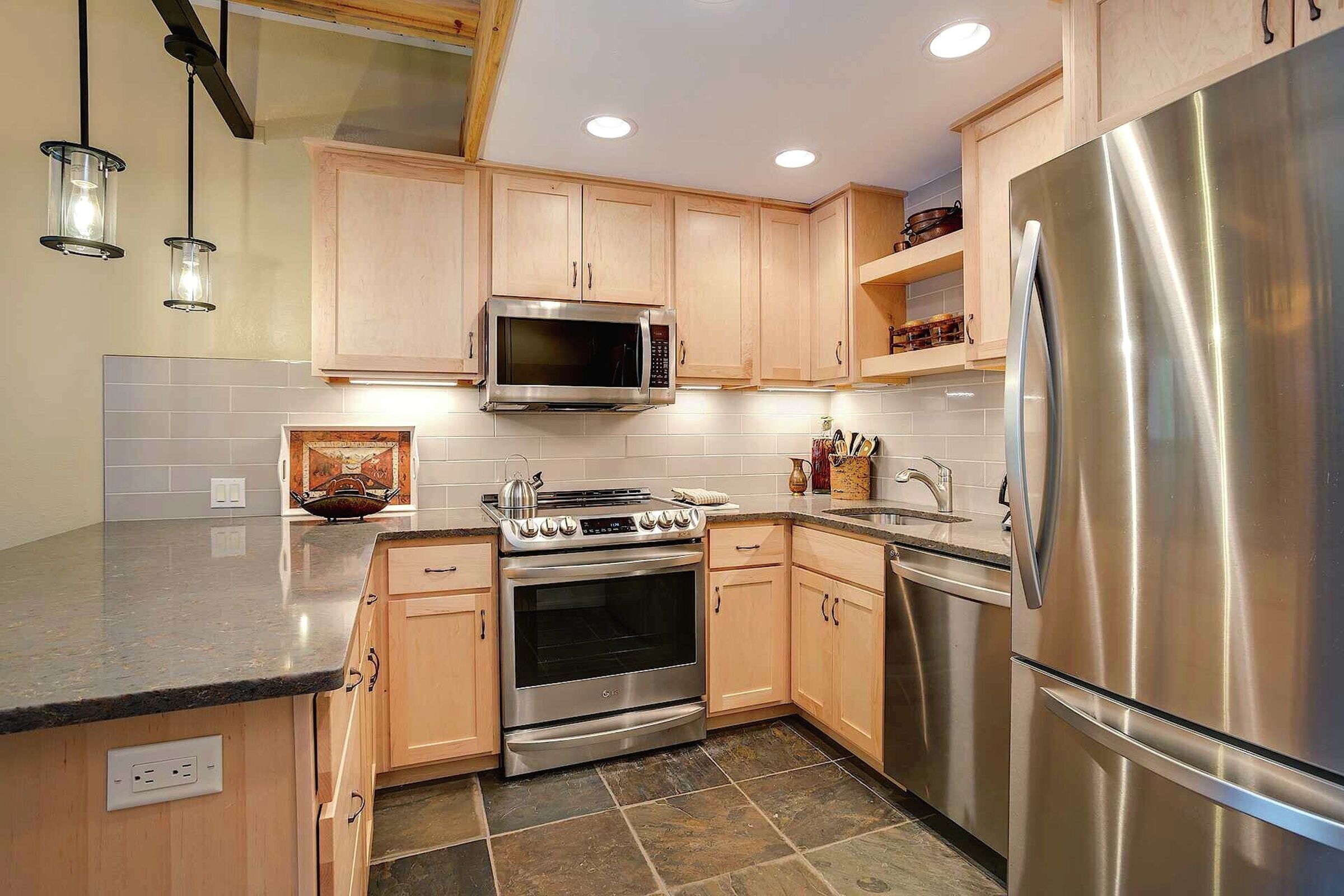 #B317 - Kitchen
