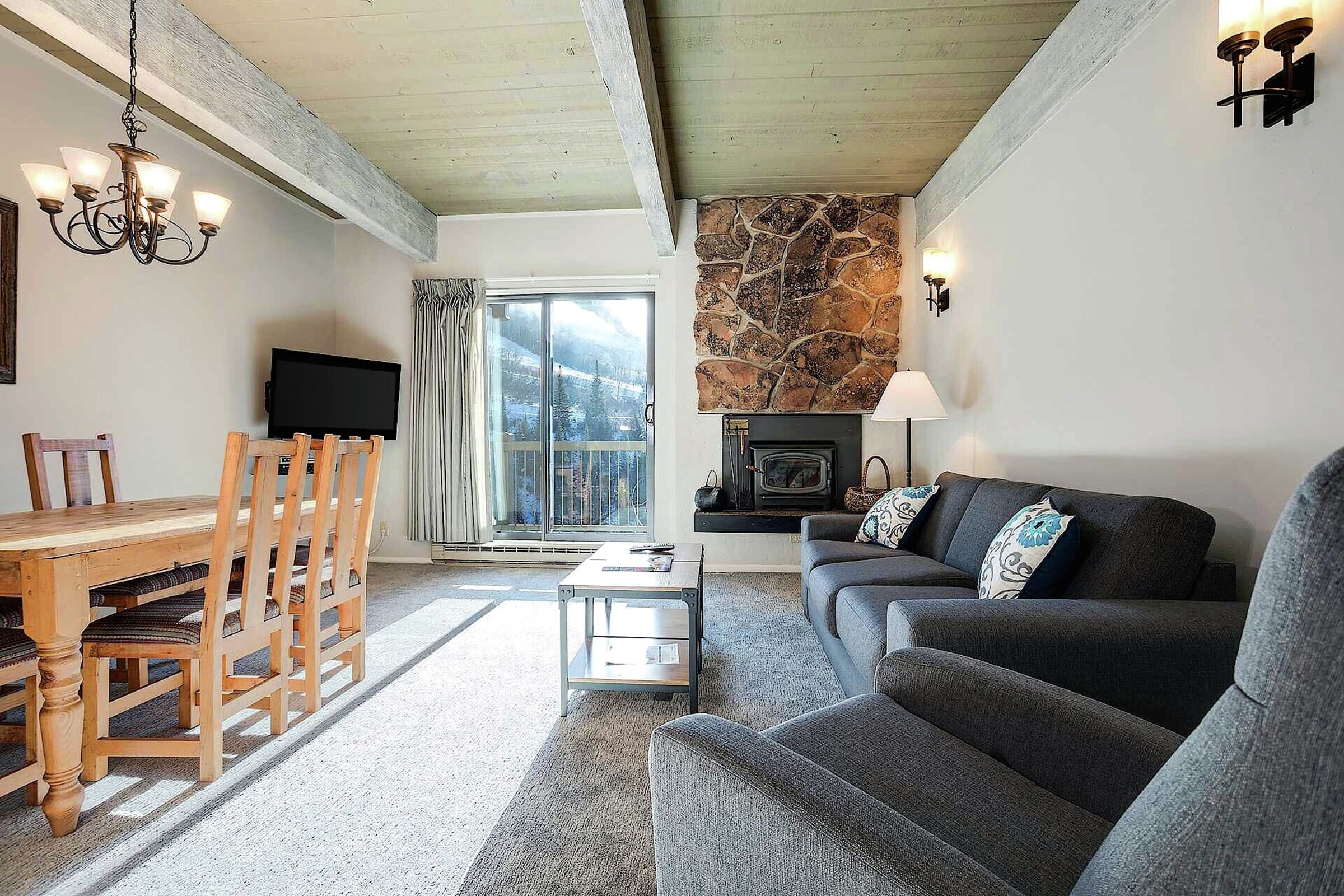 #B315 - Living Area