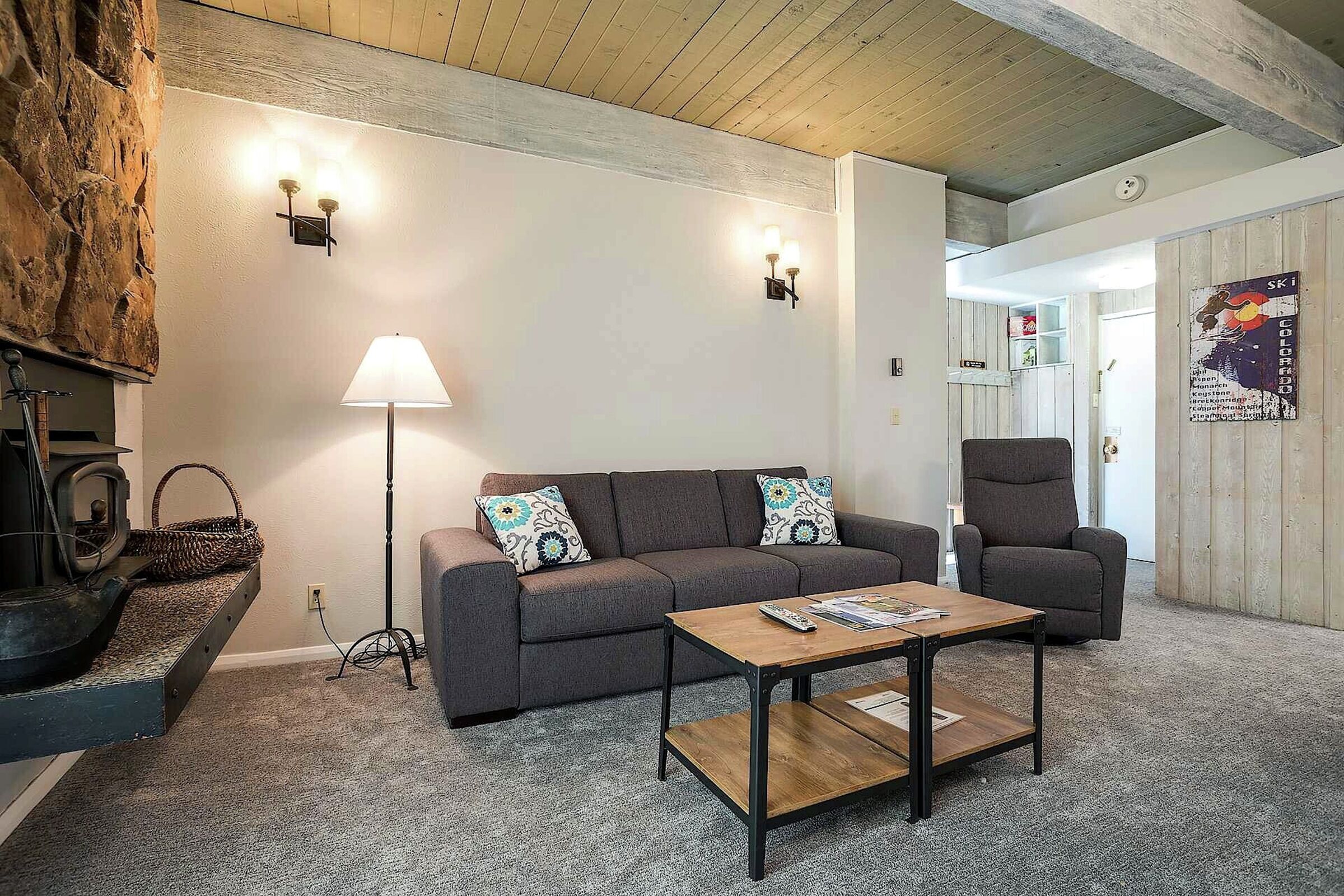 #B315 - Living Area