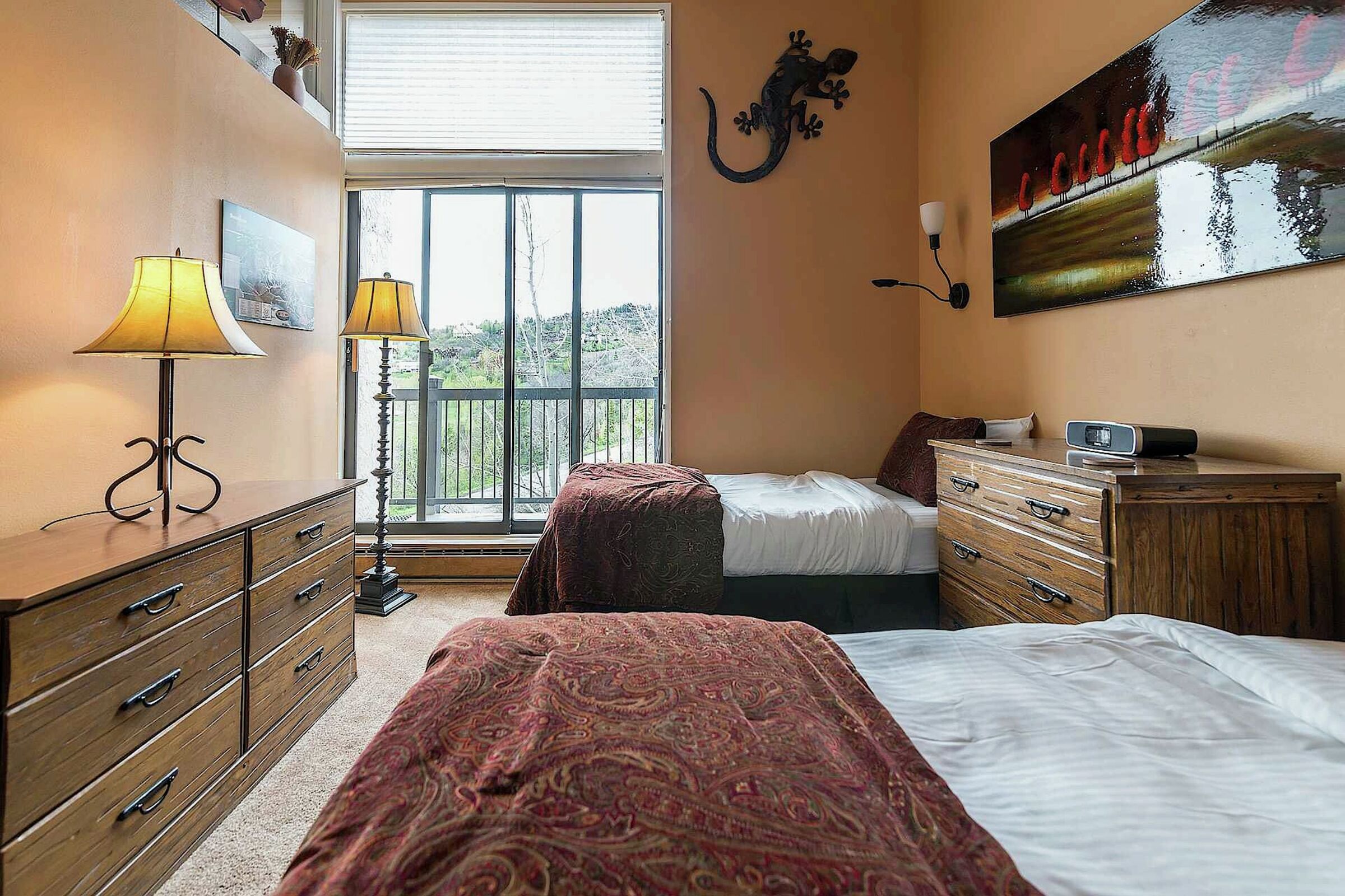 #C410 - Bedroom