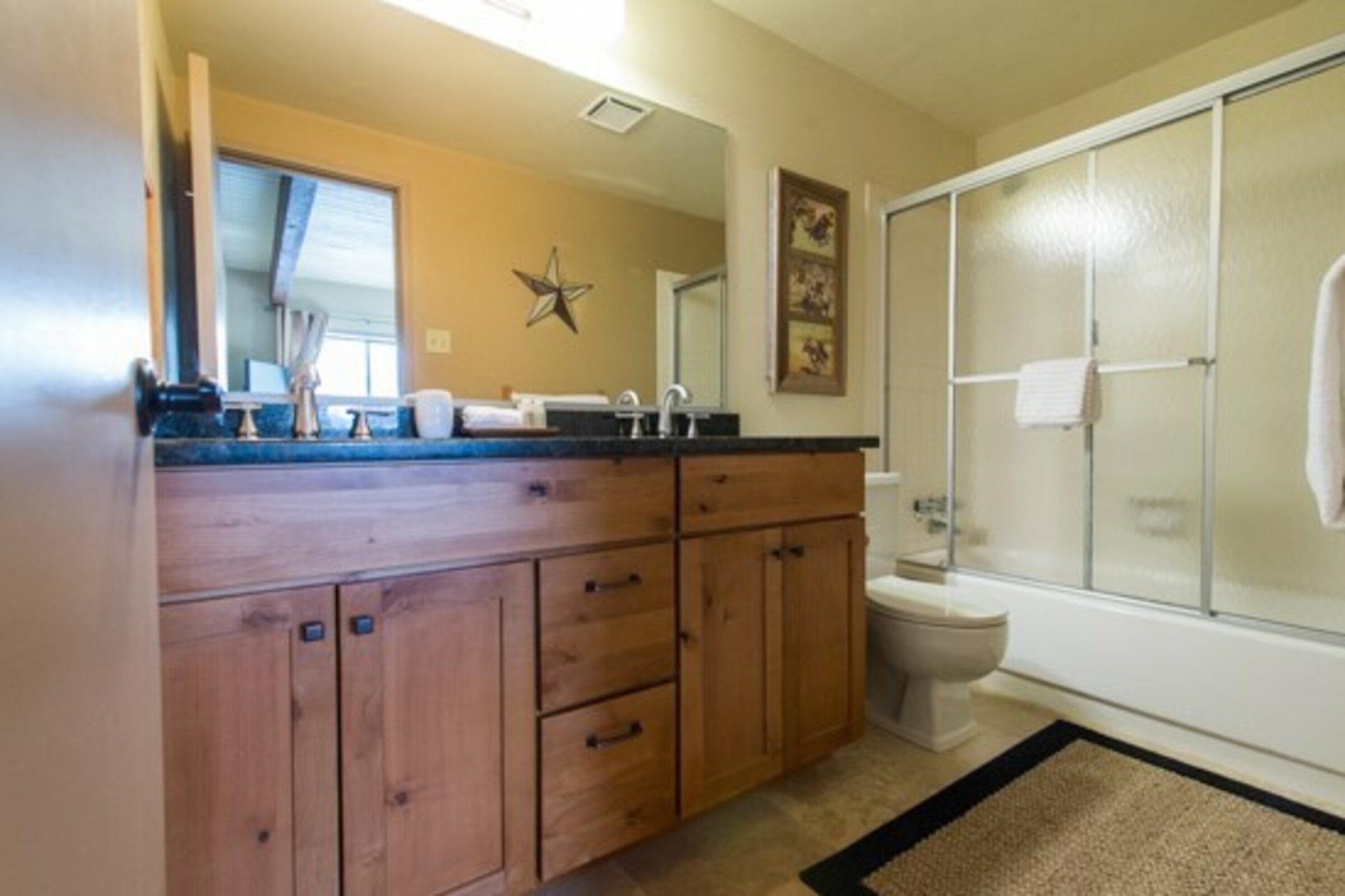 #B311 - Master Ensuite Bathroom