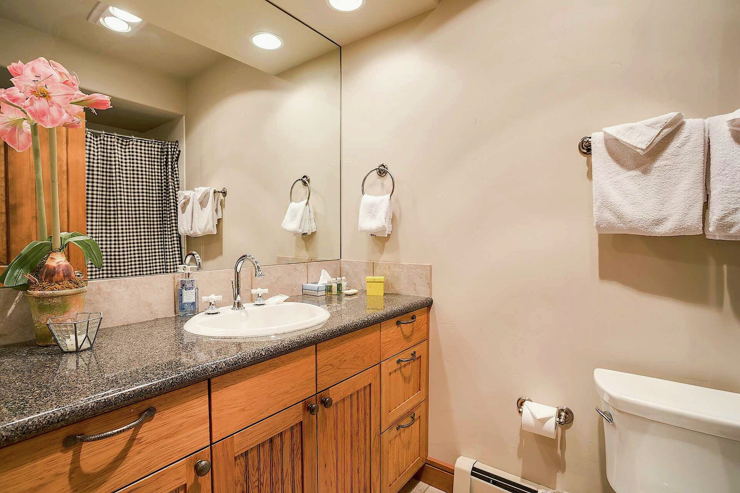 VAL02 - Bathroom