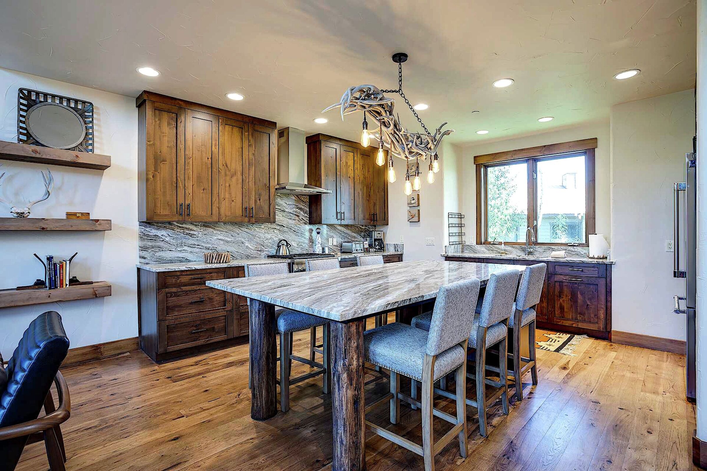 Dining Room & Kitchen