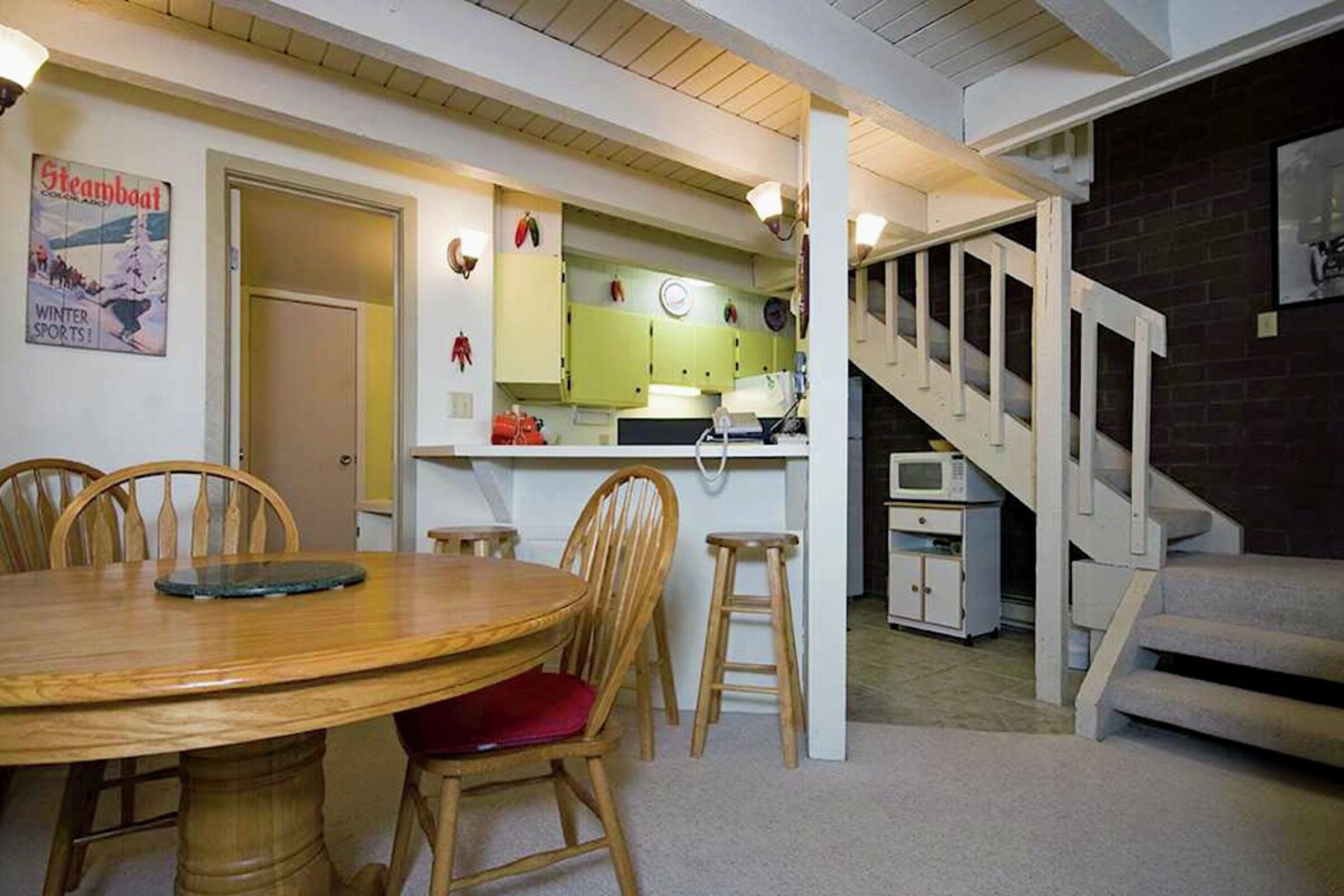 #216 - Dining Room & Kitchen