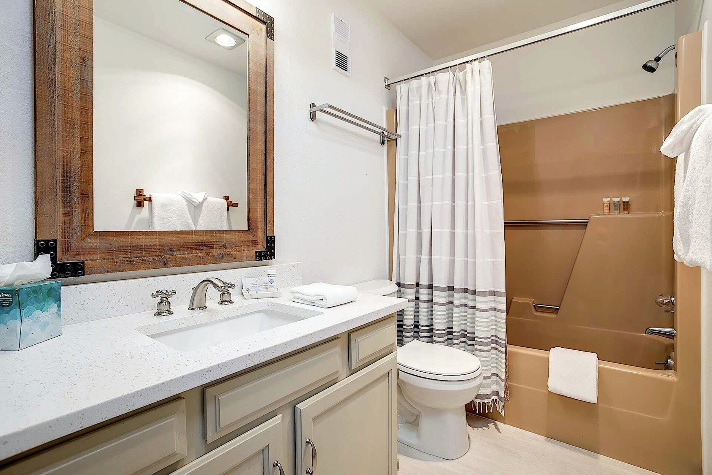 #215 - Ensuite Bathroom