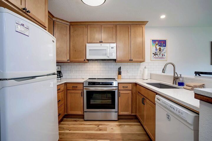 #215 - Kitchen