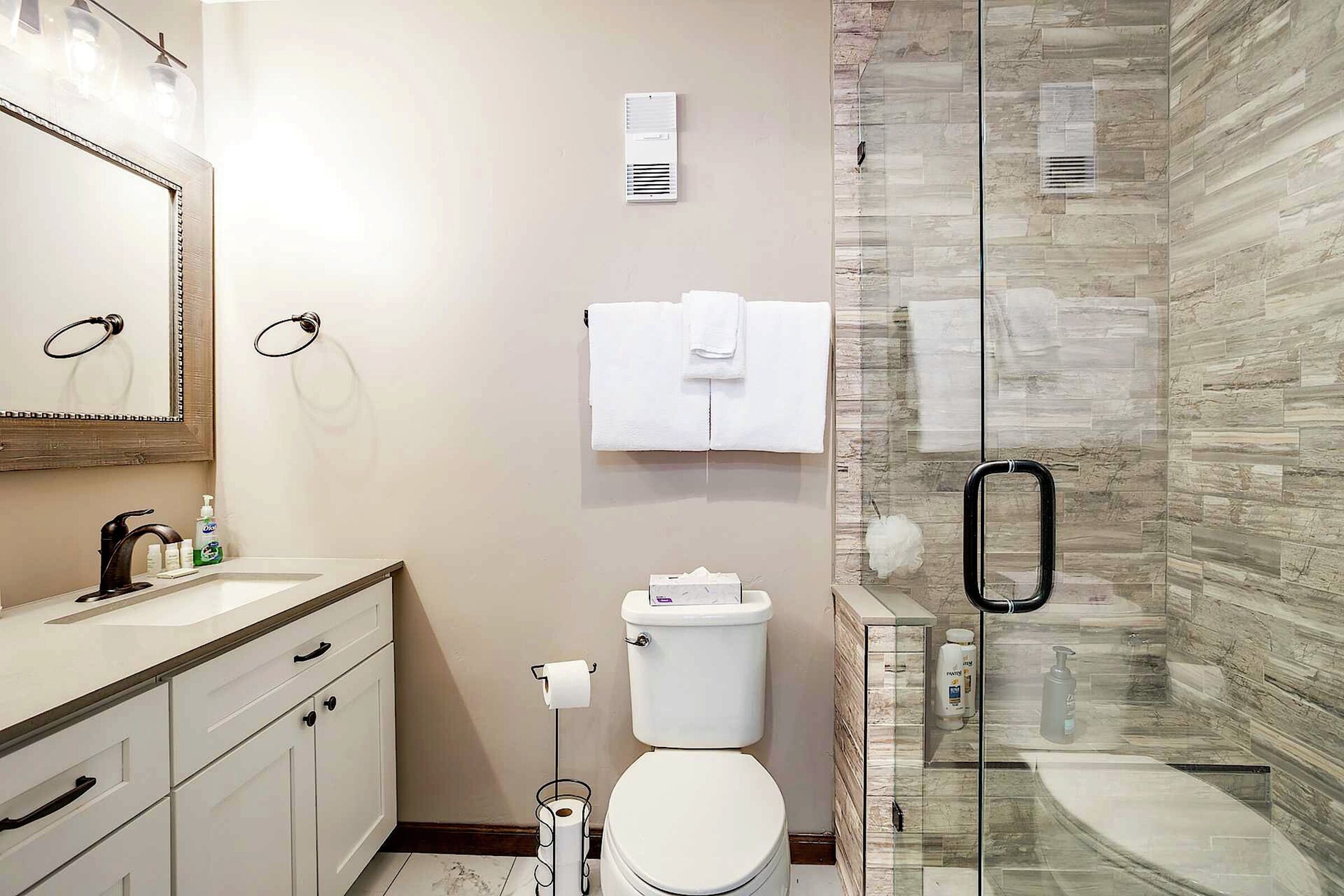 #407 - Bathroom