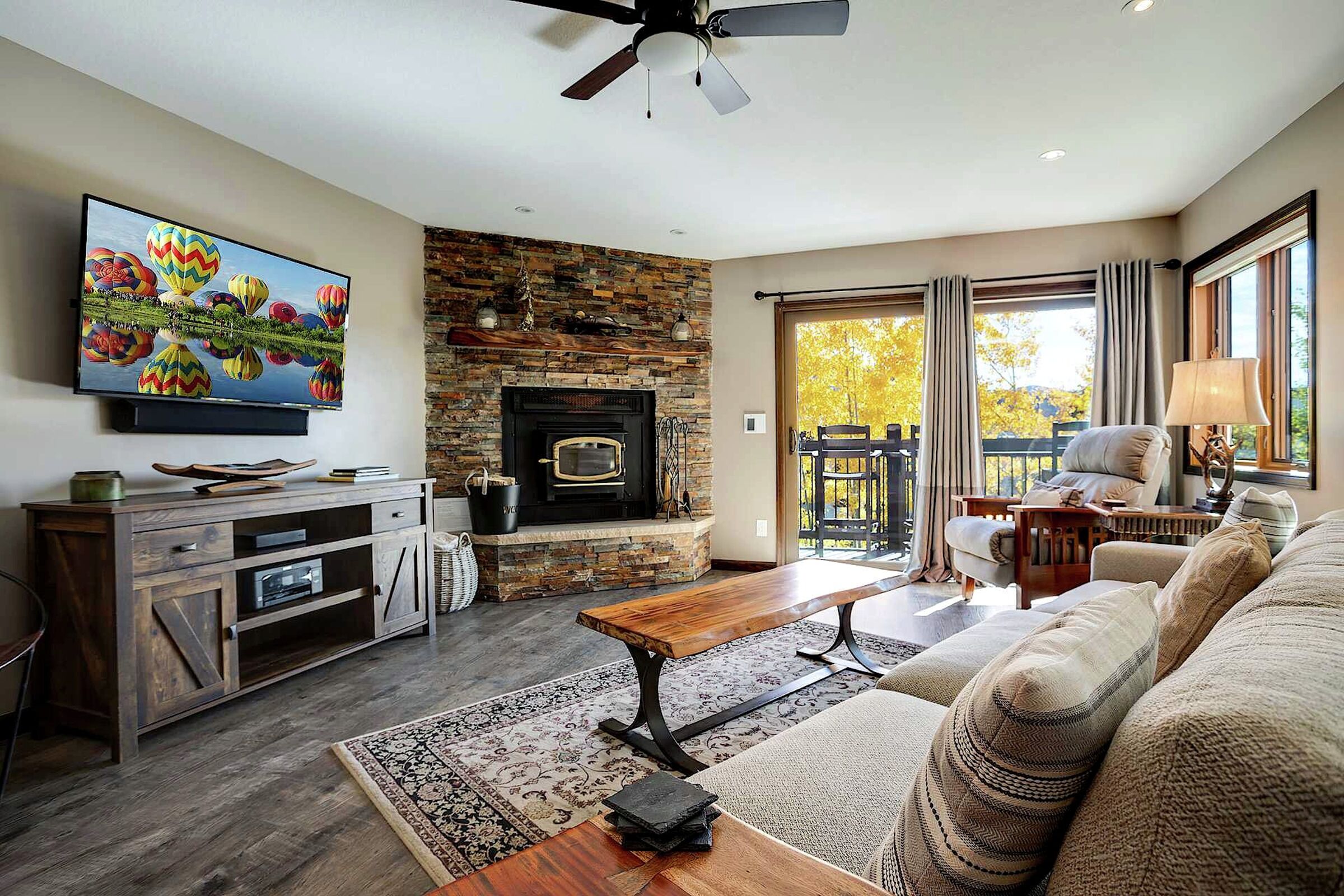 #407 - Living Room