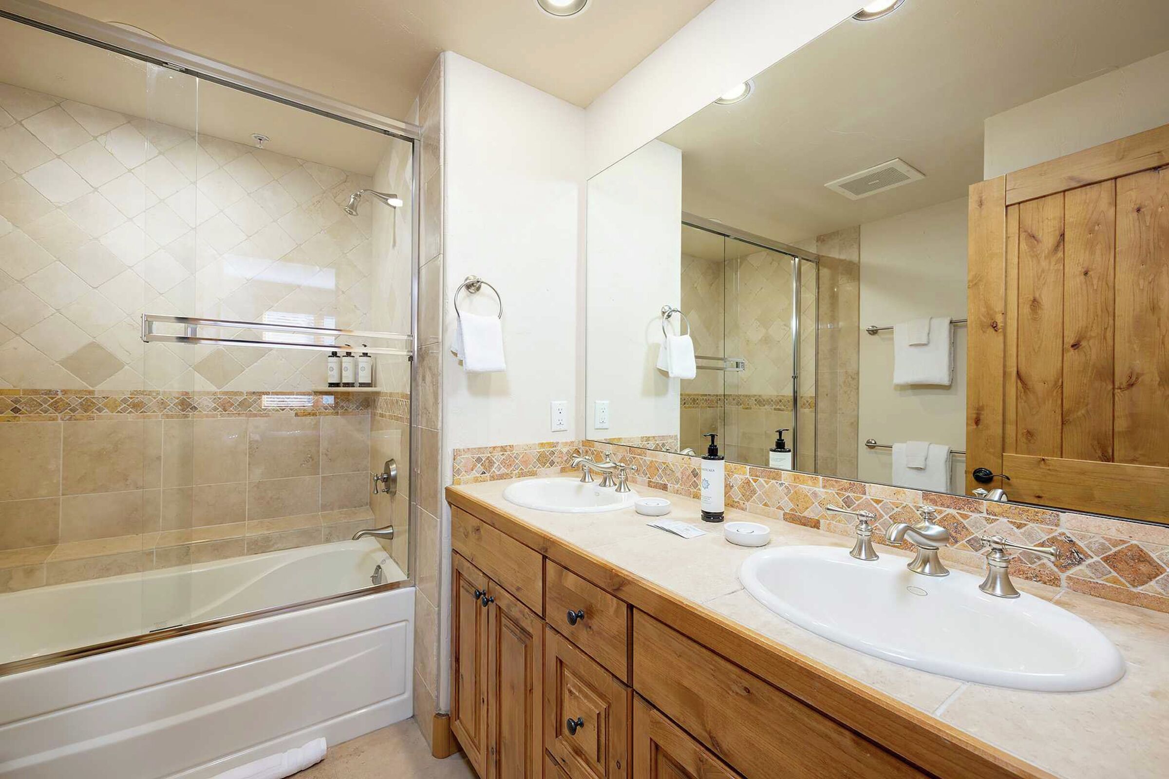 #125 - Ensuite Bathroom