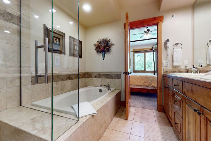 #122 - Master Ensuite Bathroom