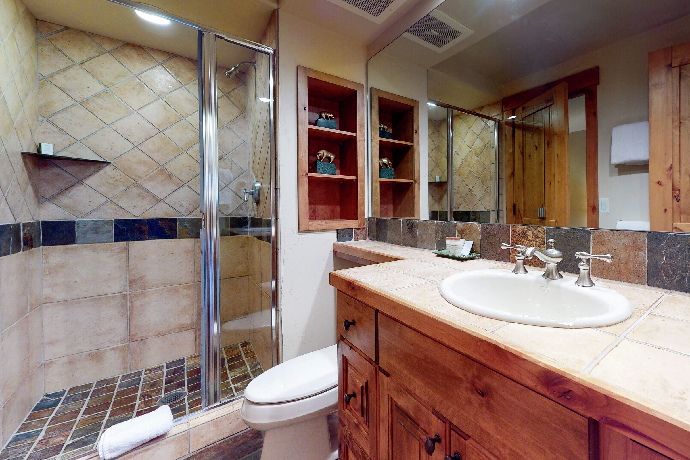 #115 - Ensuite Bathroom
