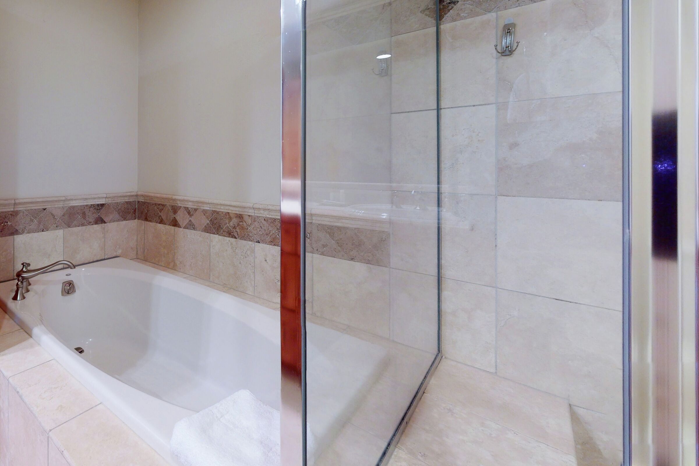 #115 - Master Ensuite Bathroom