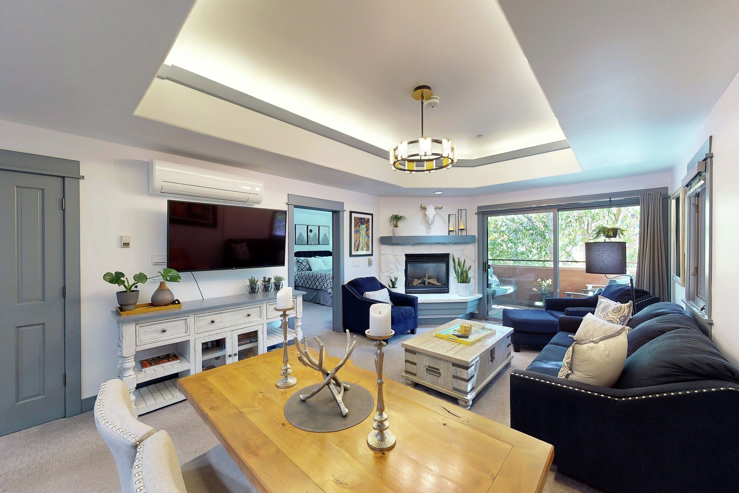 #B304 - Dining Area