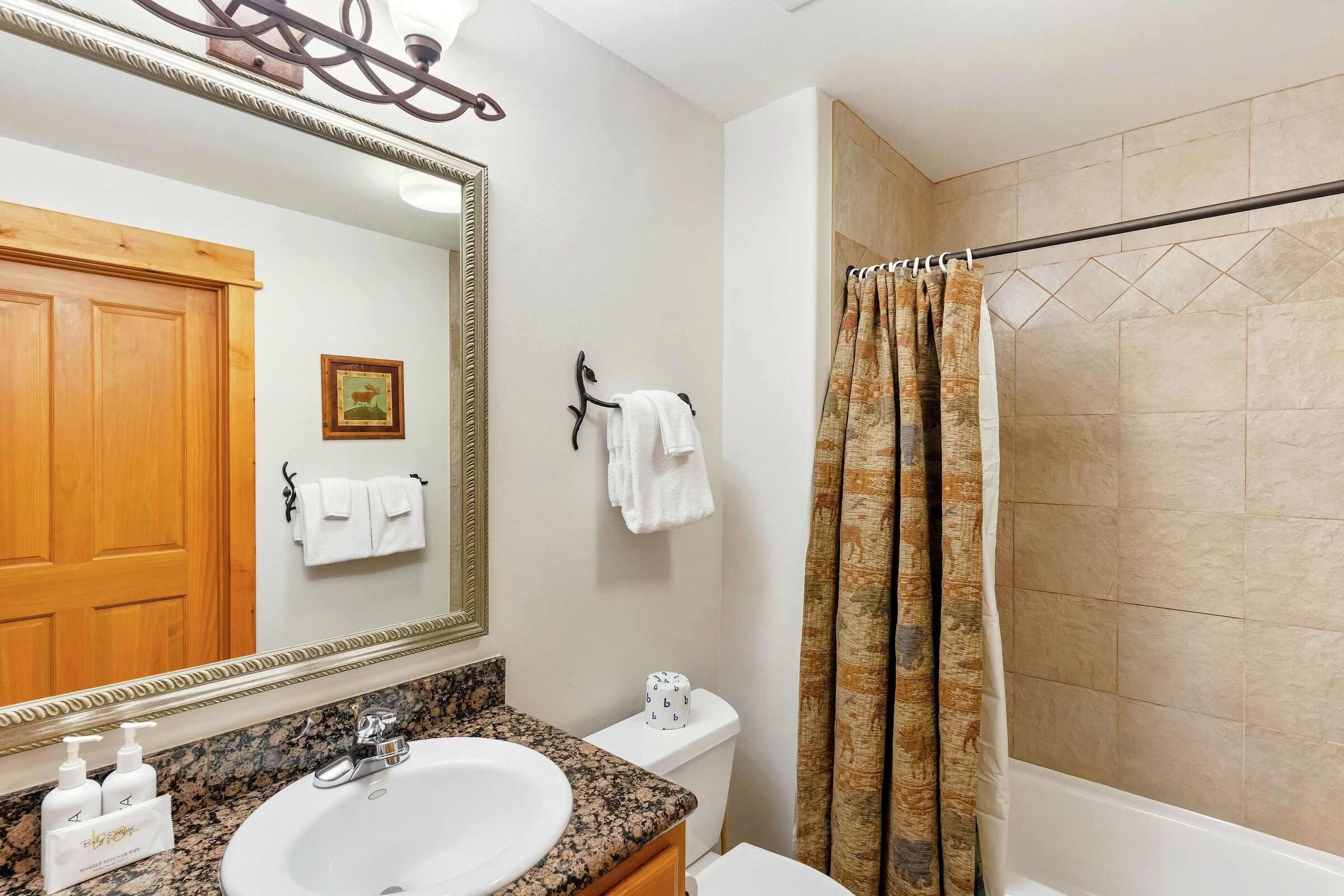 #B305 - Ensuite Bathroom