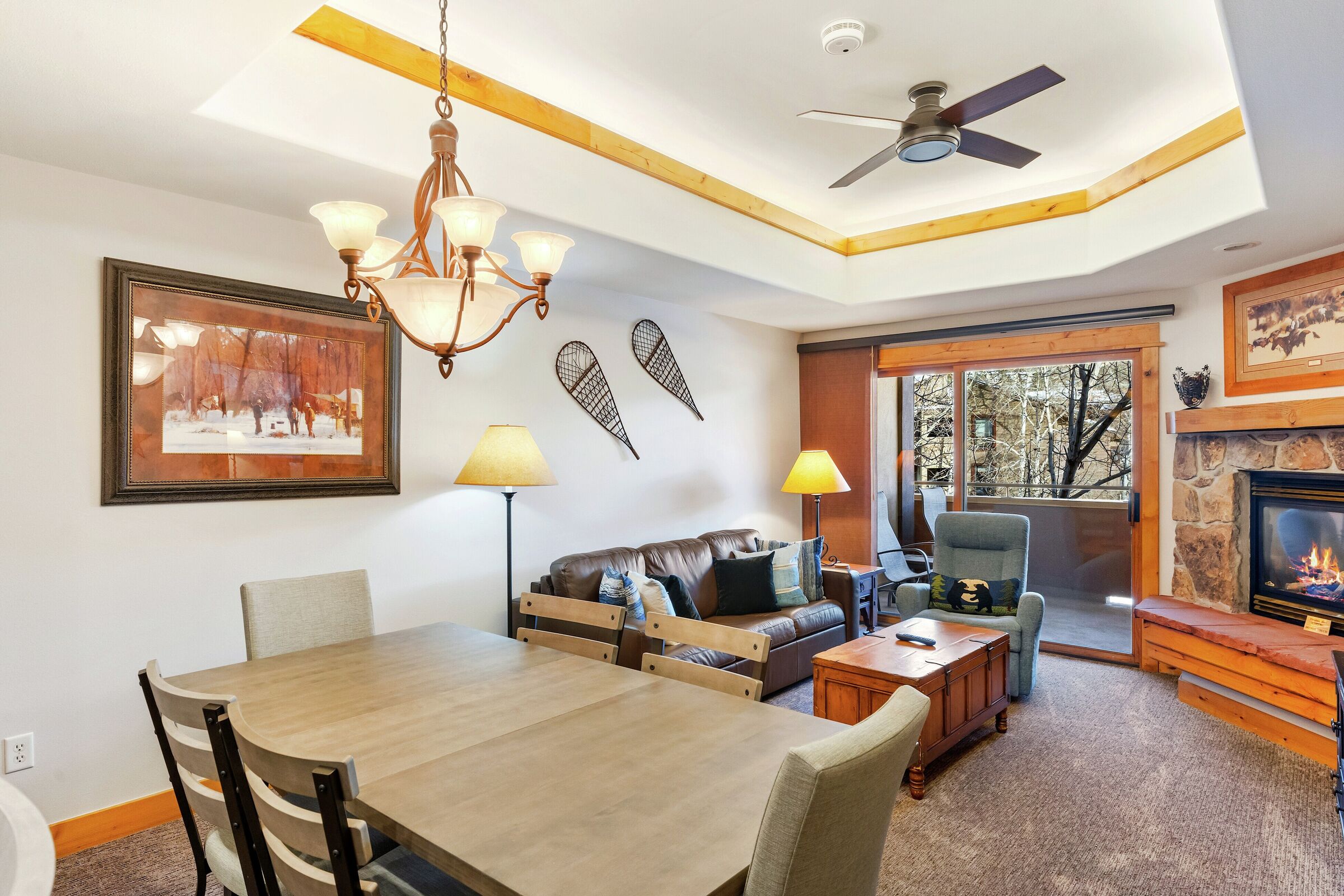 #B305 - Dining Area