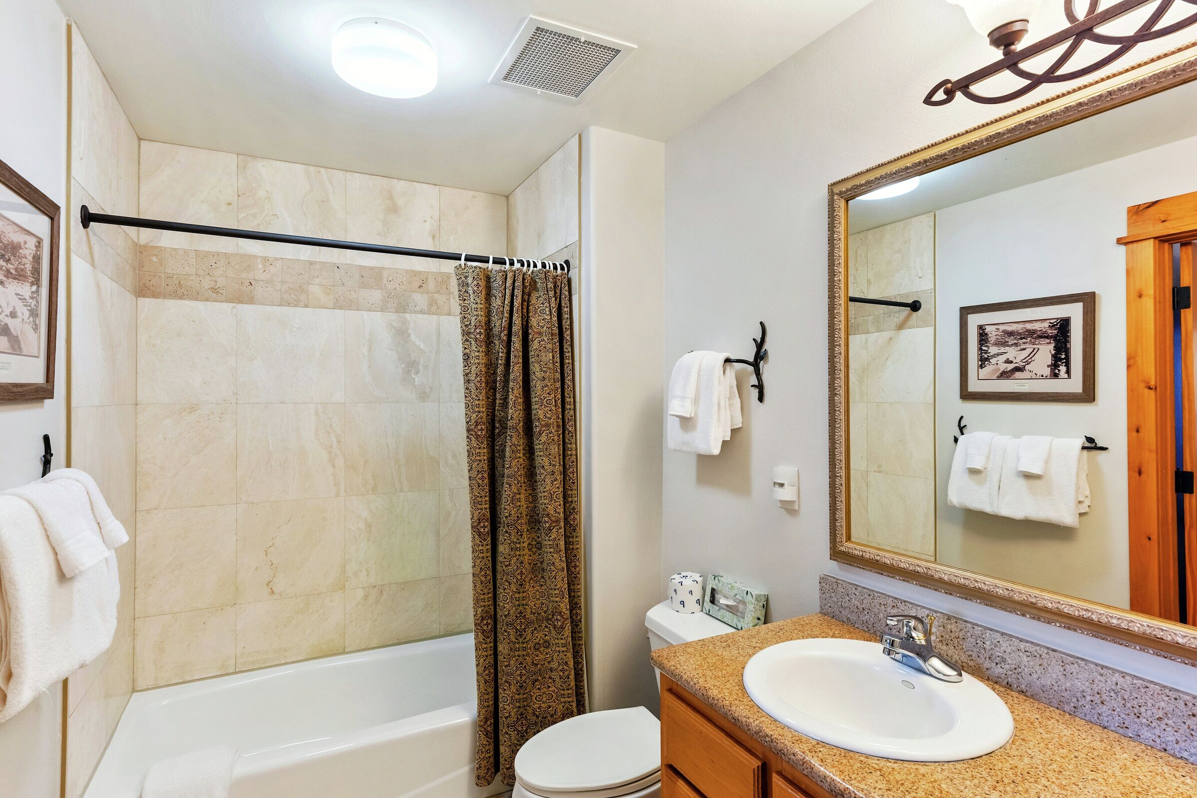 #B305 - Master Ensuite Bathroom