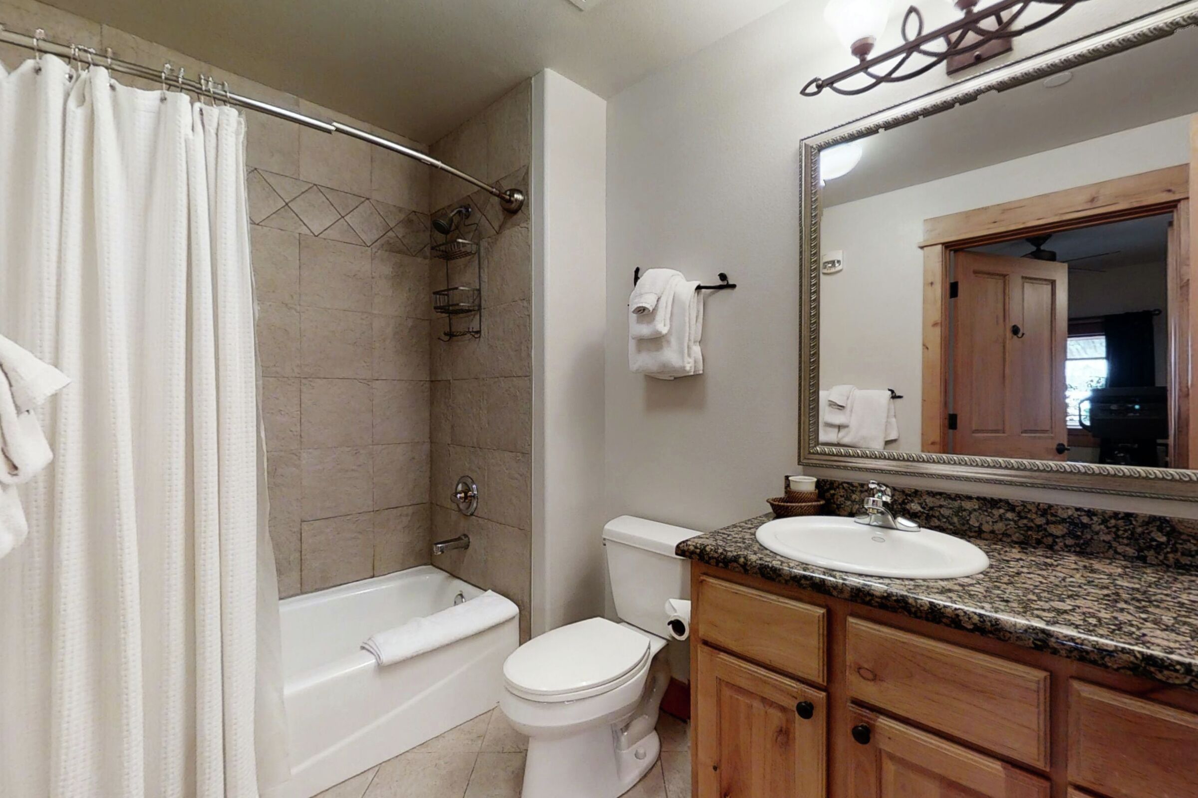 #B105 - Ensuite Bathroom