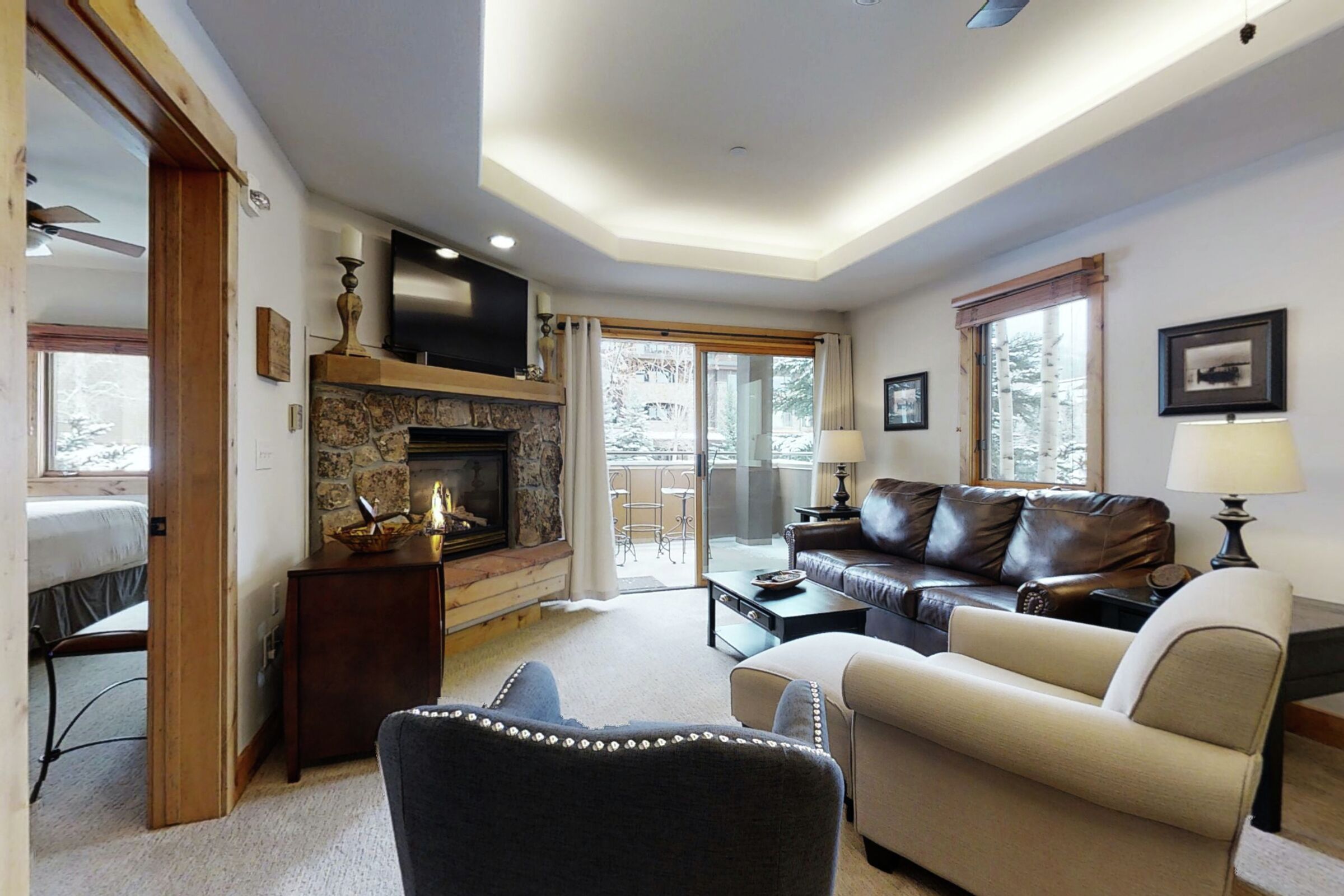 #B105 - Living Room