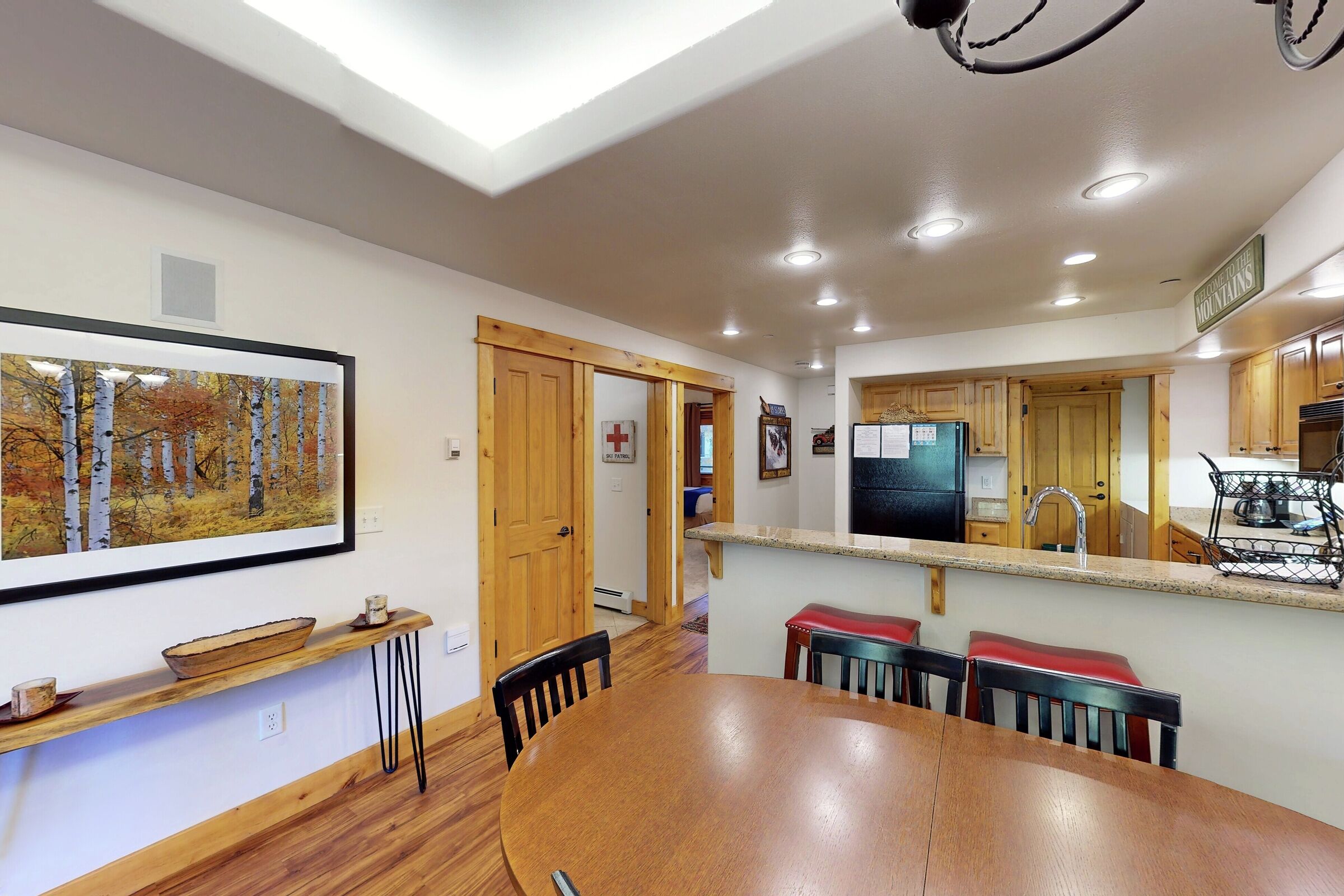 #B207 - Dining Area