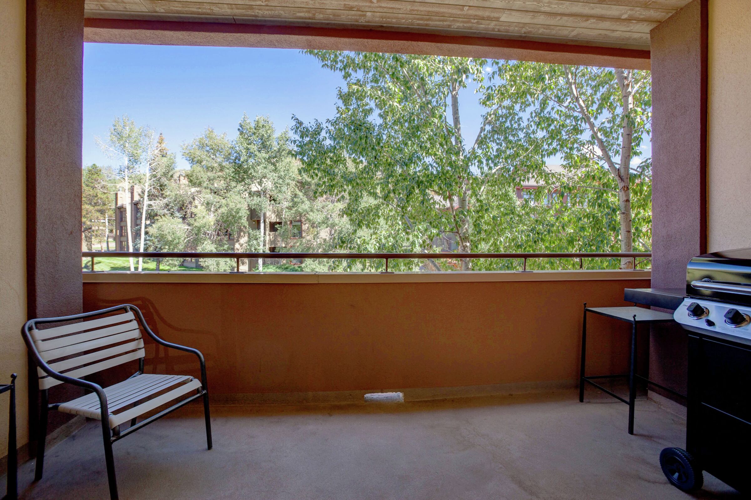 #B207 - Balcony