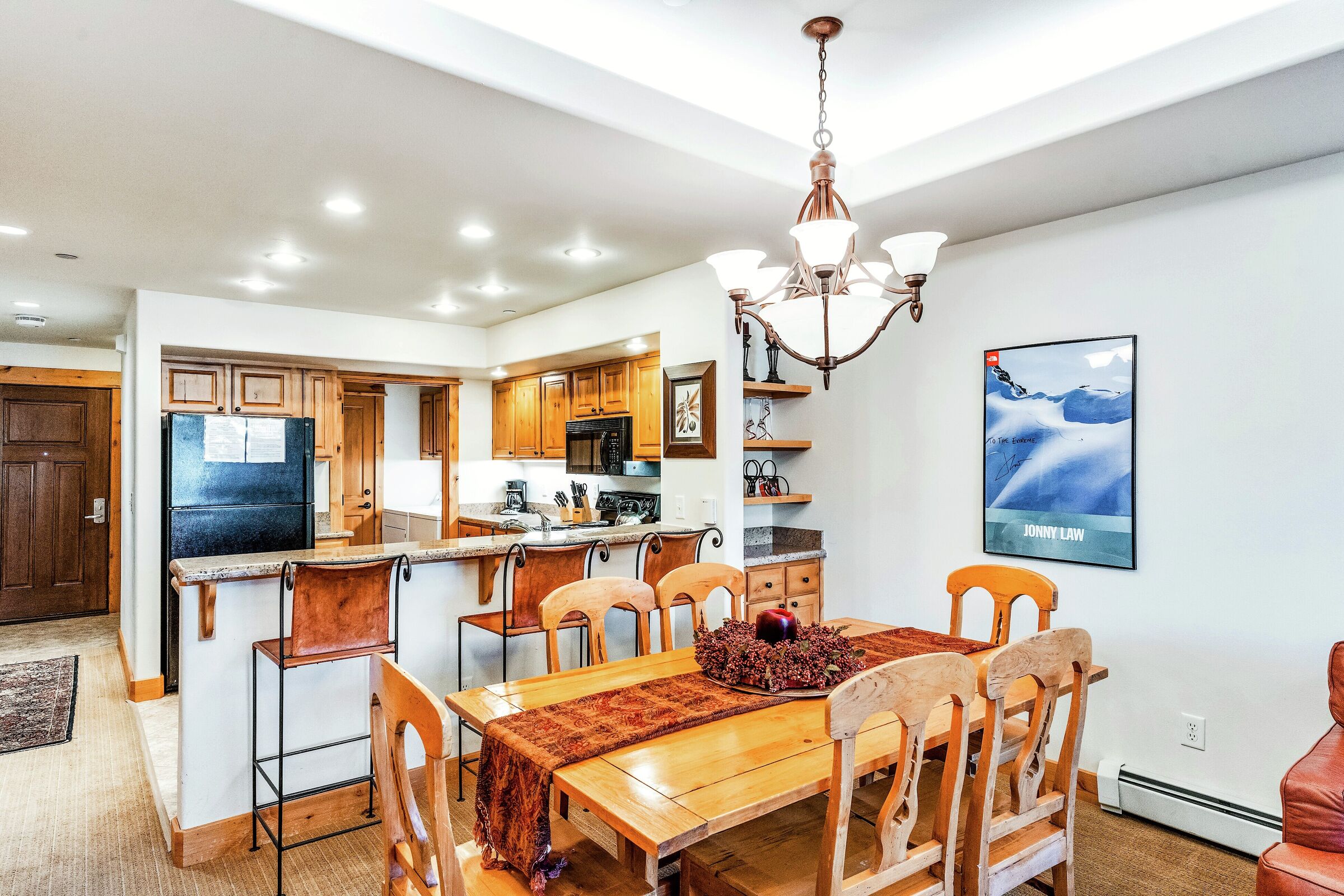 #B202 - Dining Area