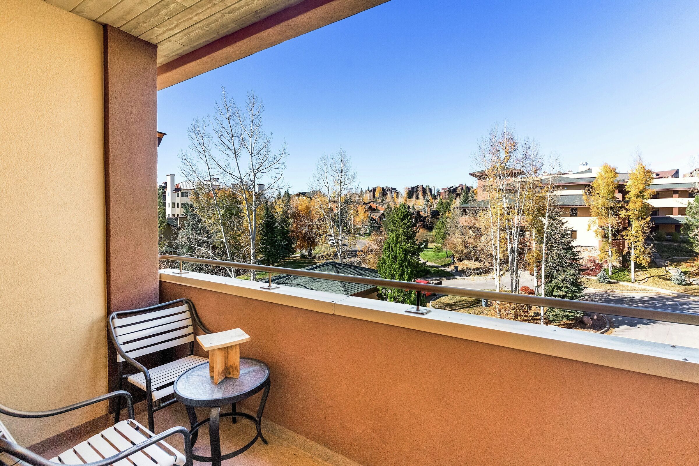 #B202 - Balcony