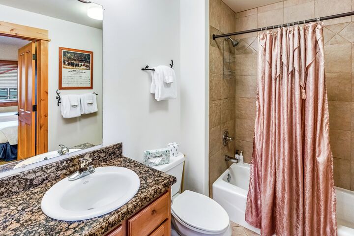 #B202 - Ensuite Bathroom