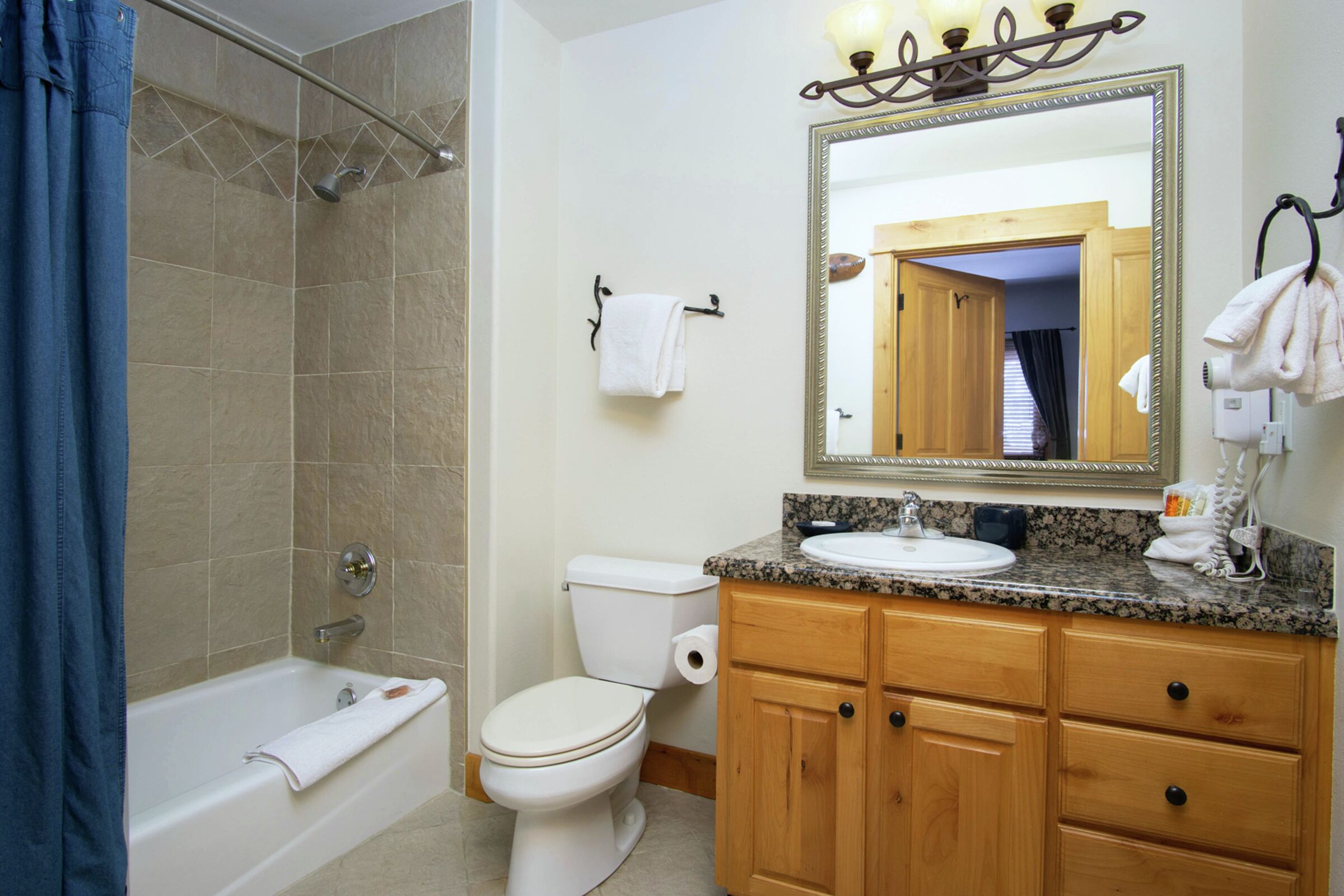 #A207 - Ensuite Bathroom