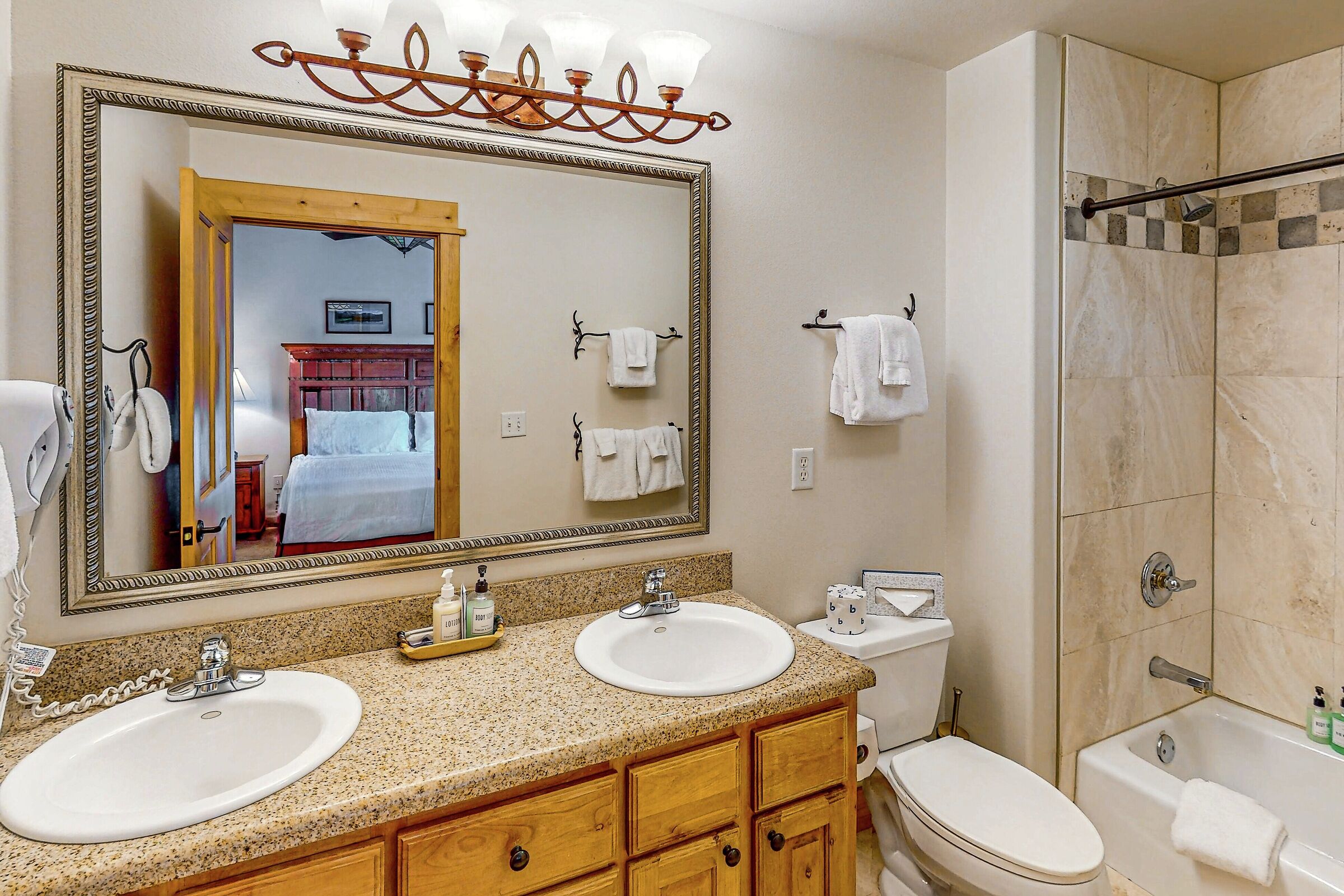 #B203 - Master Ensuite Bathroom